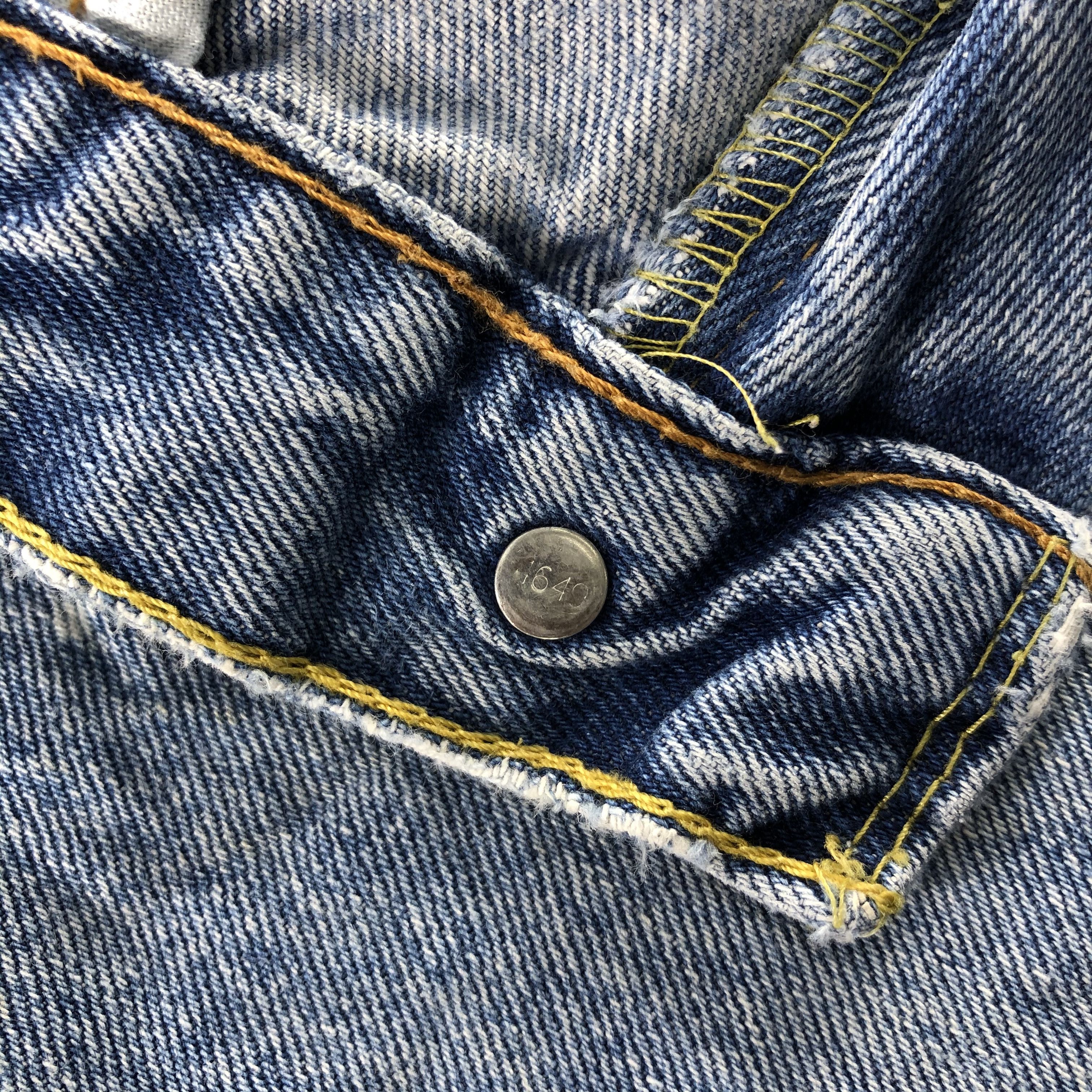 Levi's Vintage Light Wash Levis 505 Jeans- J1338 Size US 34 / EU 50 - 9 Thumbnail