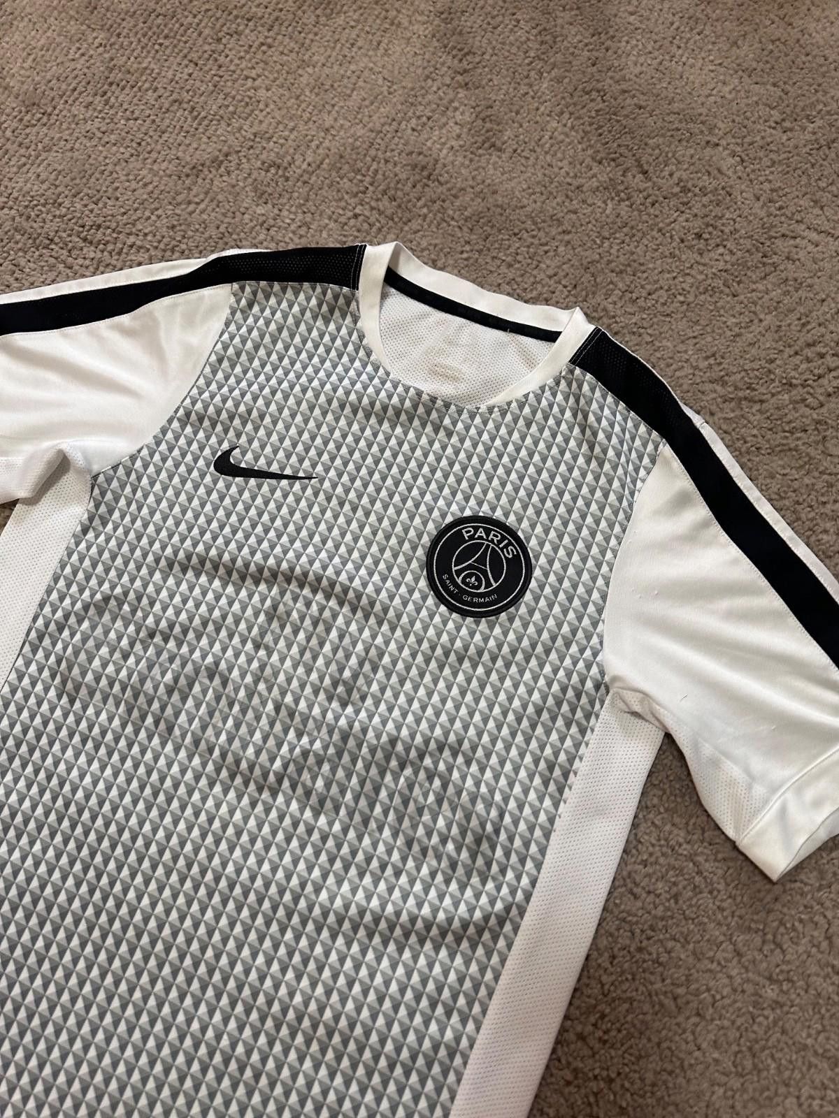 Nike Paris Saint Germain 2014-15 Nike Training Shirt Sz S Size US S / EU 44-46 / 1 - 3 Thumbnail