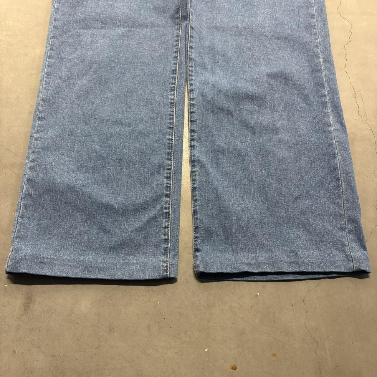 Vintage Crazy Vintage Y2K/2000s WideLeg Baggy Medium Wash Denim Jeans! Size US 32 / EU 48 - 3 Thumbnail