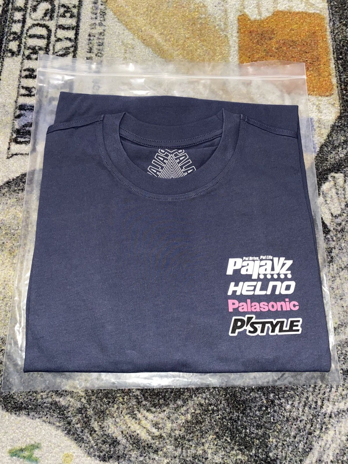 人気 ☆PALACE☆ RACEY T-SHIRT NAVY - 25SS Palace Racey T-Shirt Black - 25SS | eBay