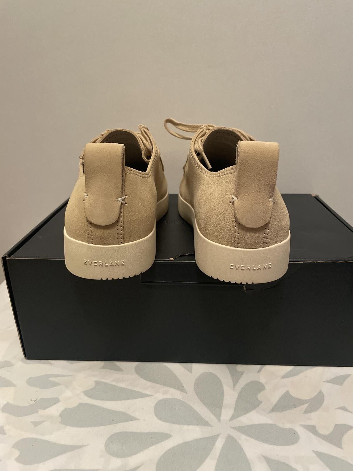 Everlane NIB Everlane Men's Size 7 Suede Desert Shoe Beige / Tan Size US 7 / EU 40 - 4 Thumbnail