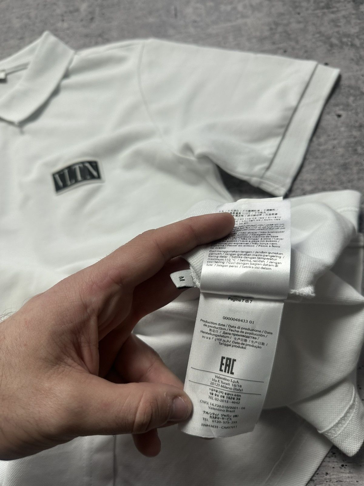 Valentino Valentino Luxury VLTN Logo Patch Polo Shirt Size US M / EU 48-50 / 2 - 7 Thumbnail