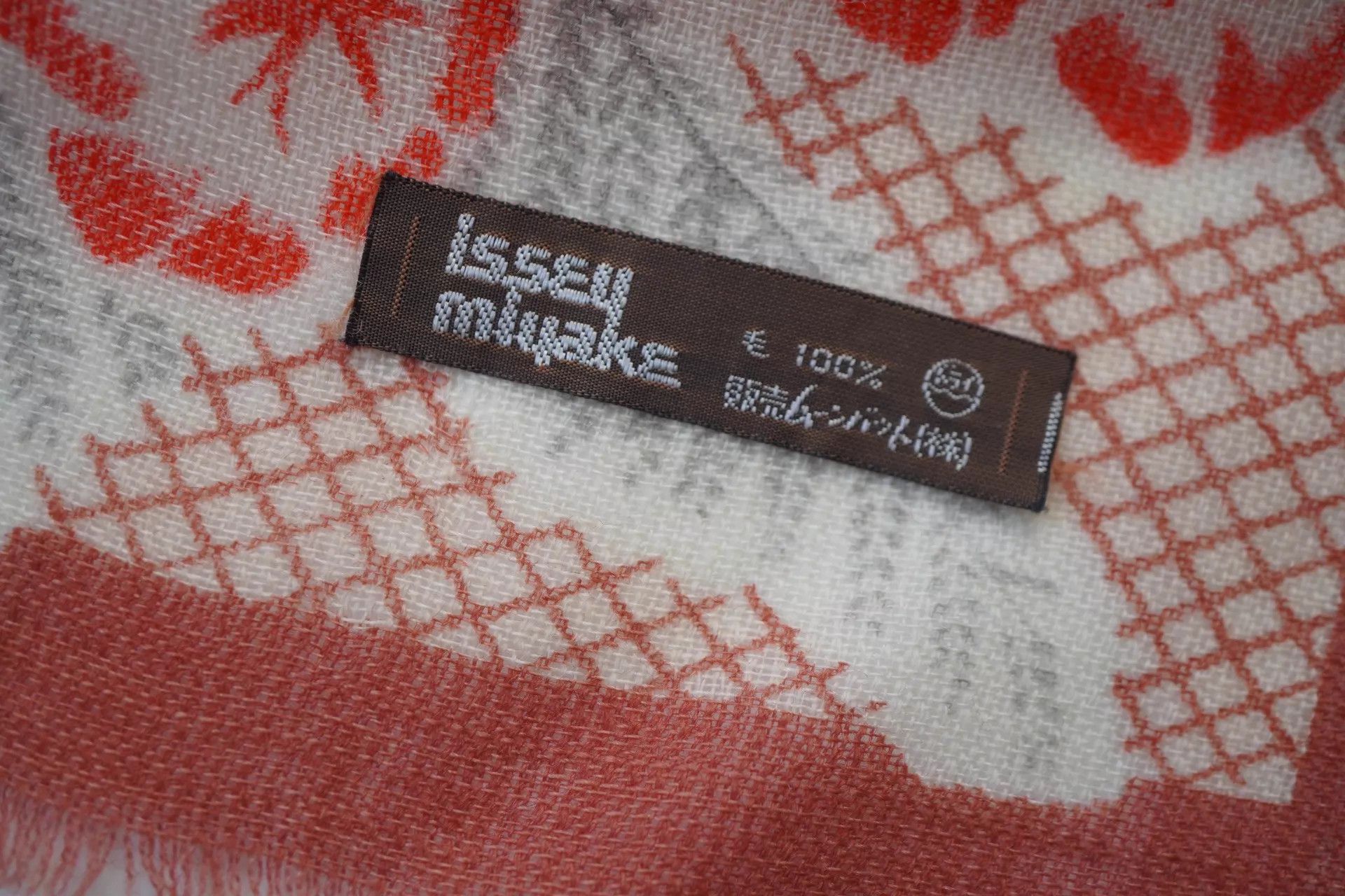 Issey Miyake Issey Miyake 1970s Salmon Pink Tropical Floral Wool Scarf Size ONE SIZE - 8 Thumbnail