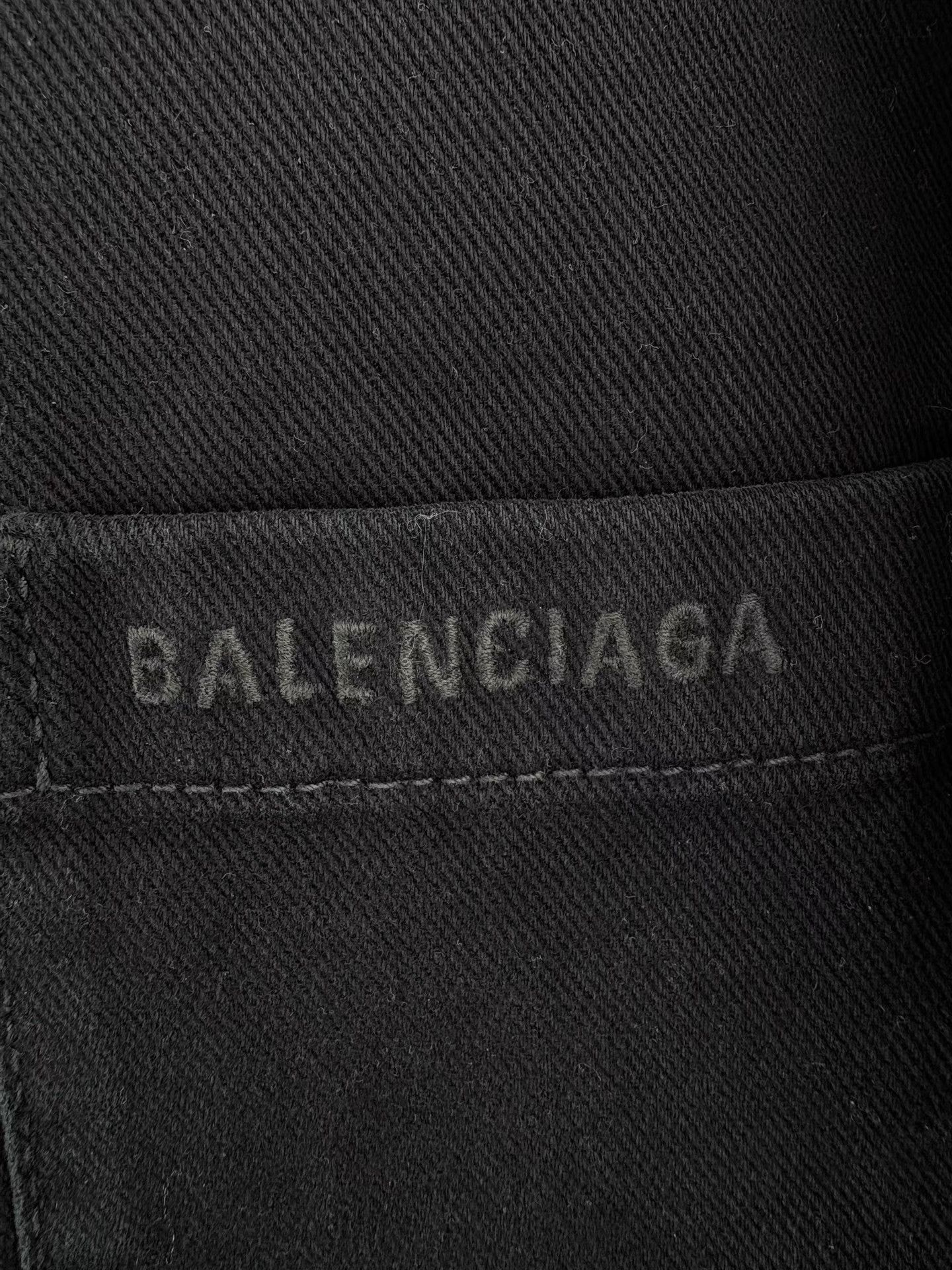 Balenciaga BALENCIAGA Black Distressed Cotton Padded Jacket Size US XS / EU 42 / 0 - 3 Thumbnail