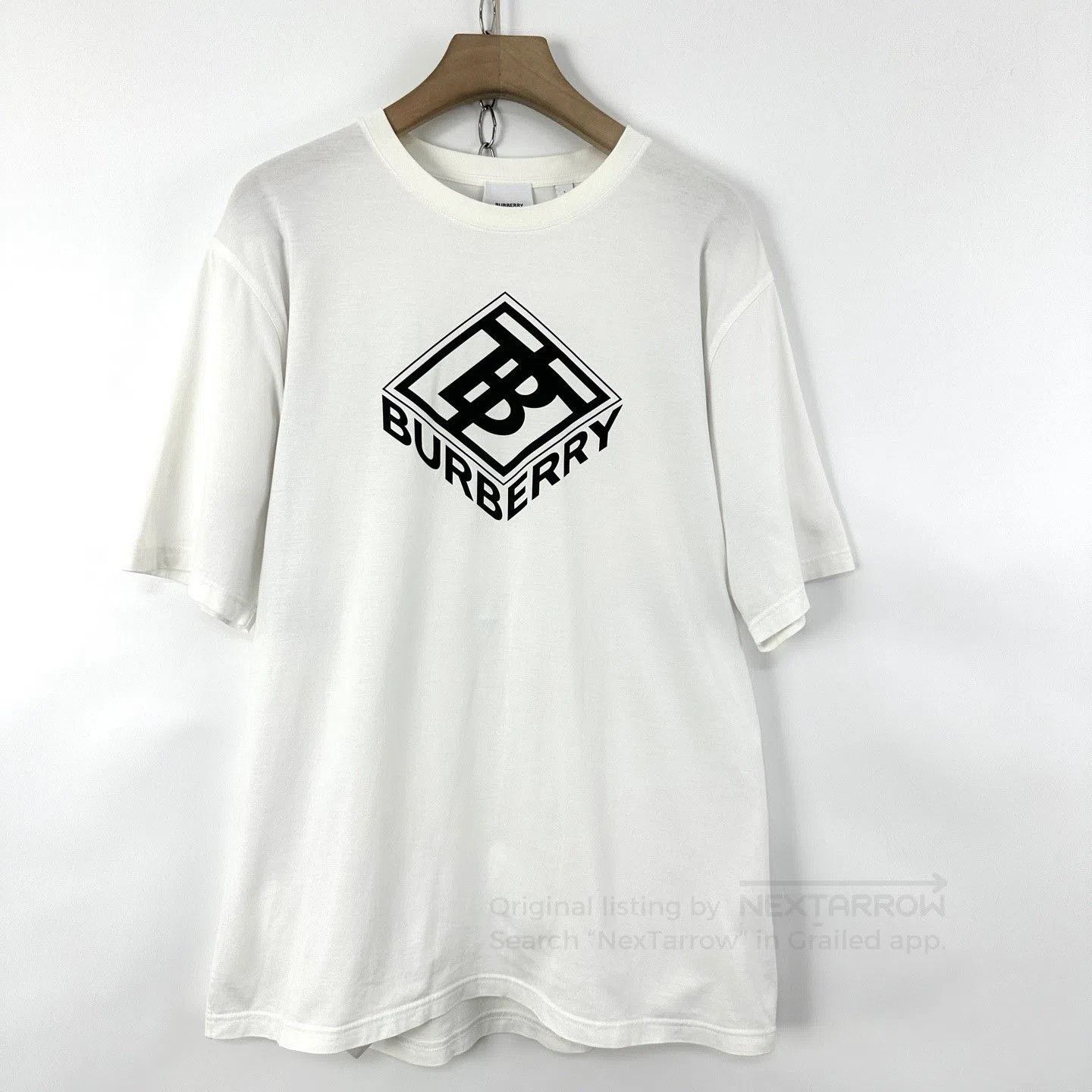 Burberry Burberry Classic Letter Logo Print Tee. Size L / US 10 / IT 46 - 1 Thumbnail