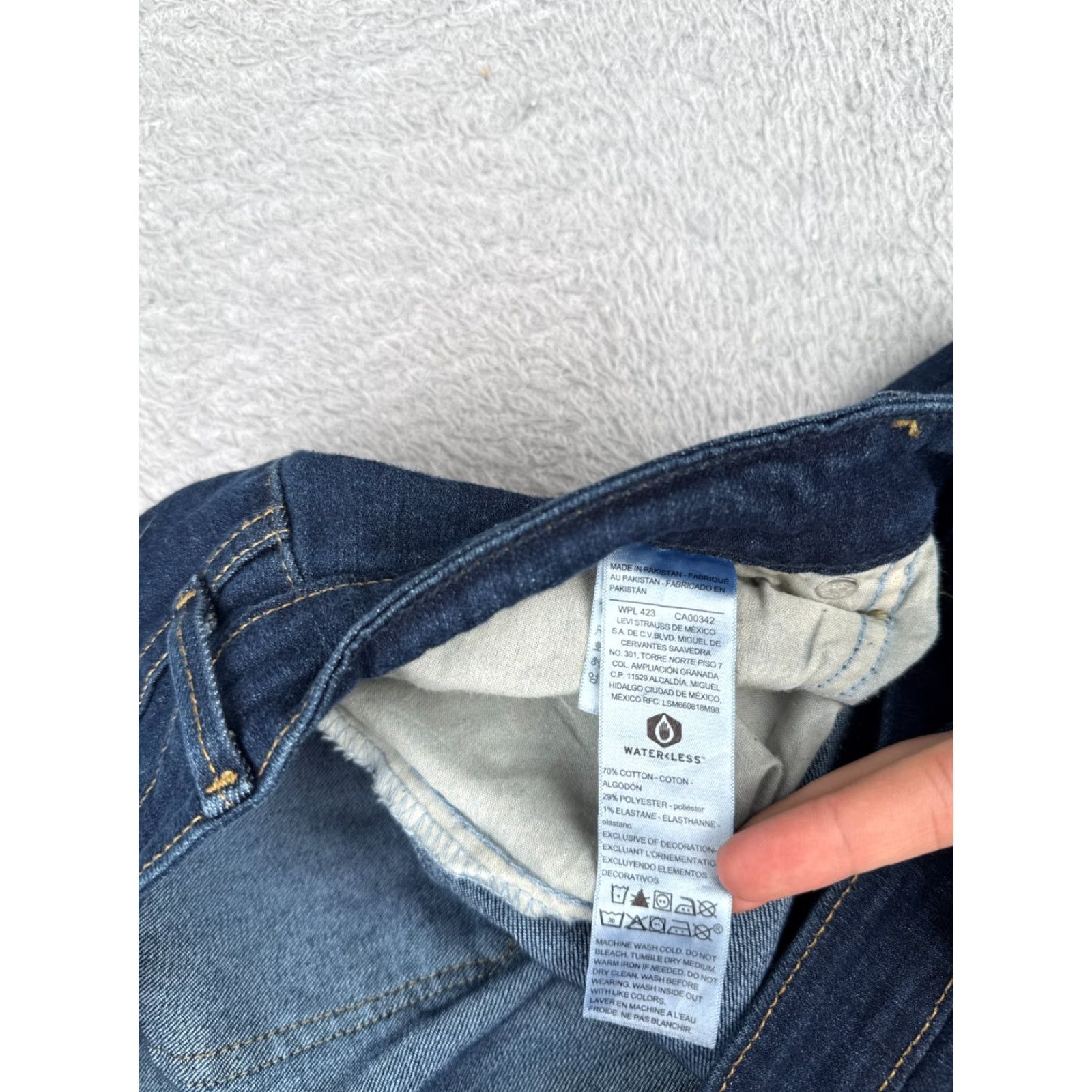 Levi's Levi's 500 Jeans Women Regular Bootcut Mid Rise 33x32 Denim Cotton Blue 16 Comfortable Pockets Distressed Solid Vintage No N/A Size 38" / US 16 / IT 52 - 7 Thumbnail