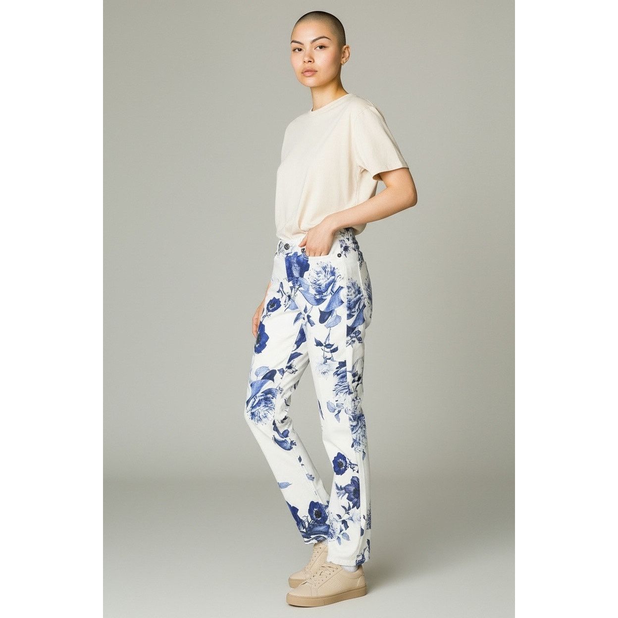Roberto Cavalli Roberto Cavalli Floral Print Jeans size 38IT/2-4 US Size 27" / US 4 / IT 40 - 1 Thumbnail