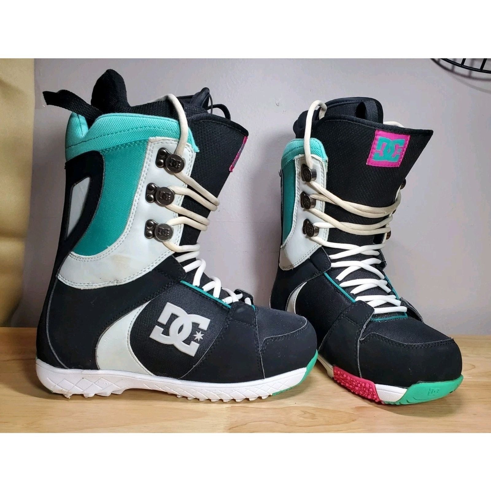 DC RARE DC Shoes Women's MISTY 2012 Snow Boots Snowboard Ski Size US 8.5 / IT 38.5 - 1 Thumbnail