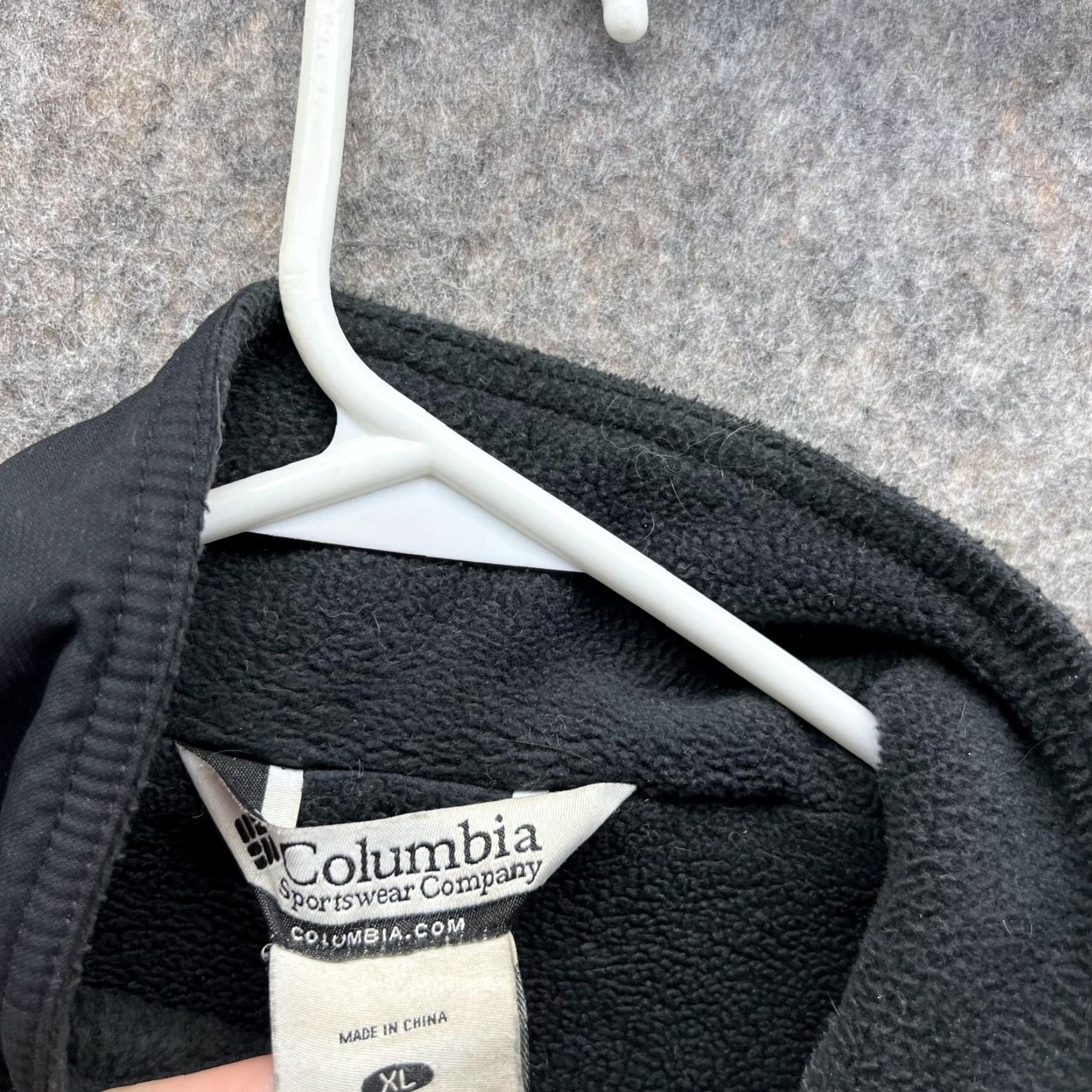 Vintage VINTAGE Columbia Jacket Men XL Black Full Zip Fleece Lined Bomber Nylon Sportswear Vtg Size US XL / EU 56 / 4 - 4 Thumbnail