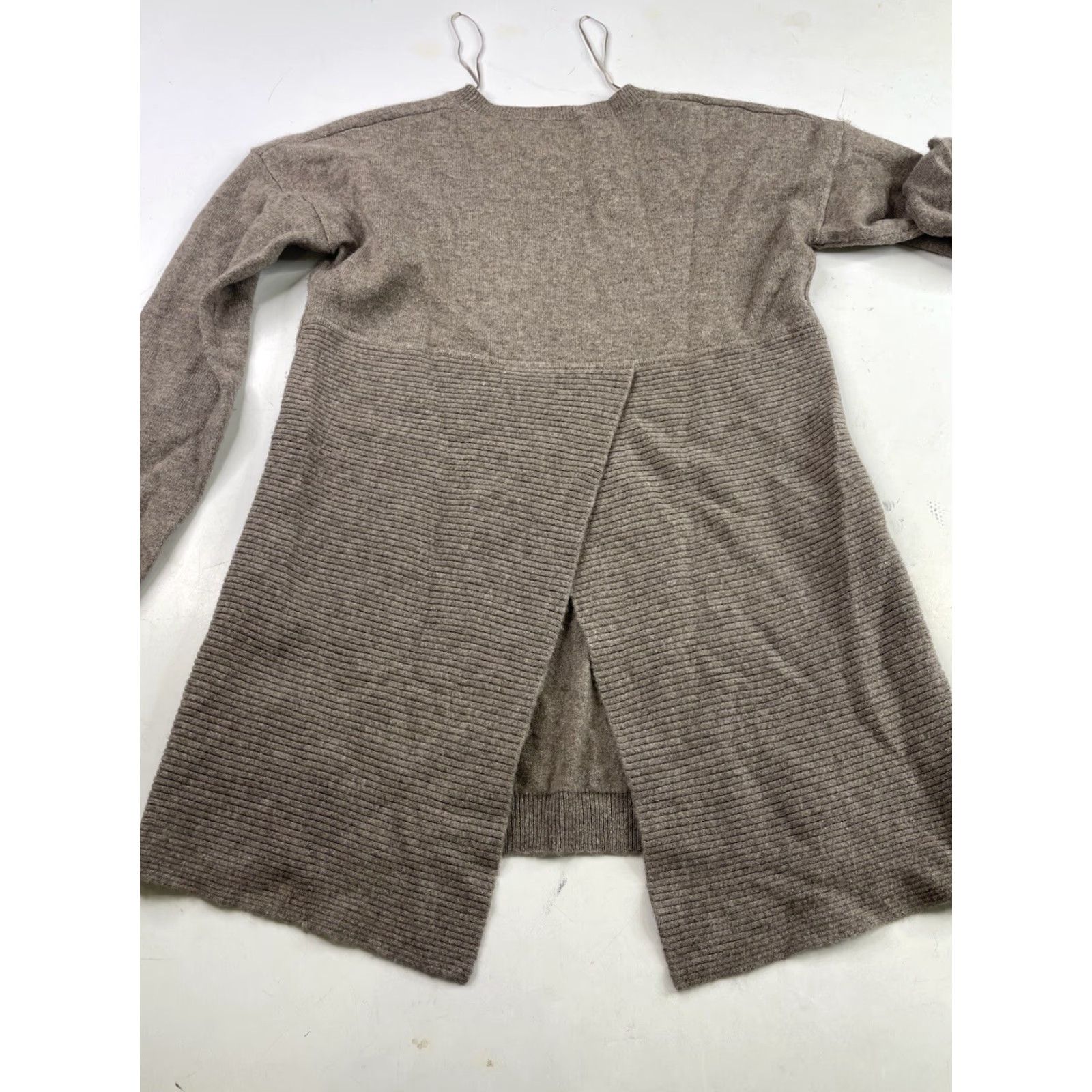 Cynthia Rowley Cynthia Rowley Cardigan Sweater XS 100% Cashmere Open Back Beige Womens XS Cardigan Sweater Pullover Beige Size XS / US 0-2 / IT 36-38 - 3 Thumbnail