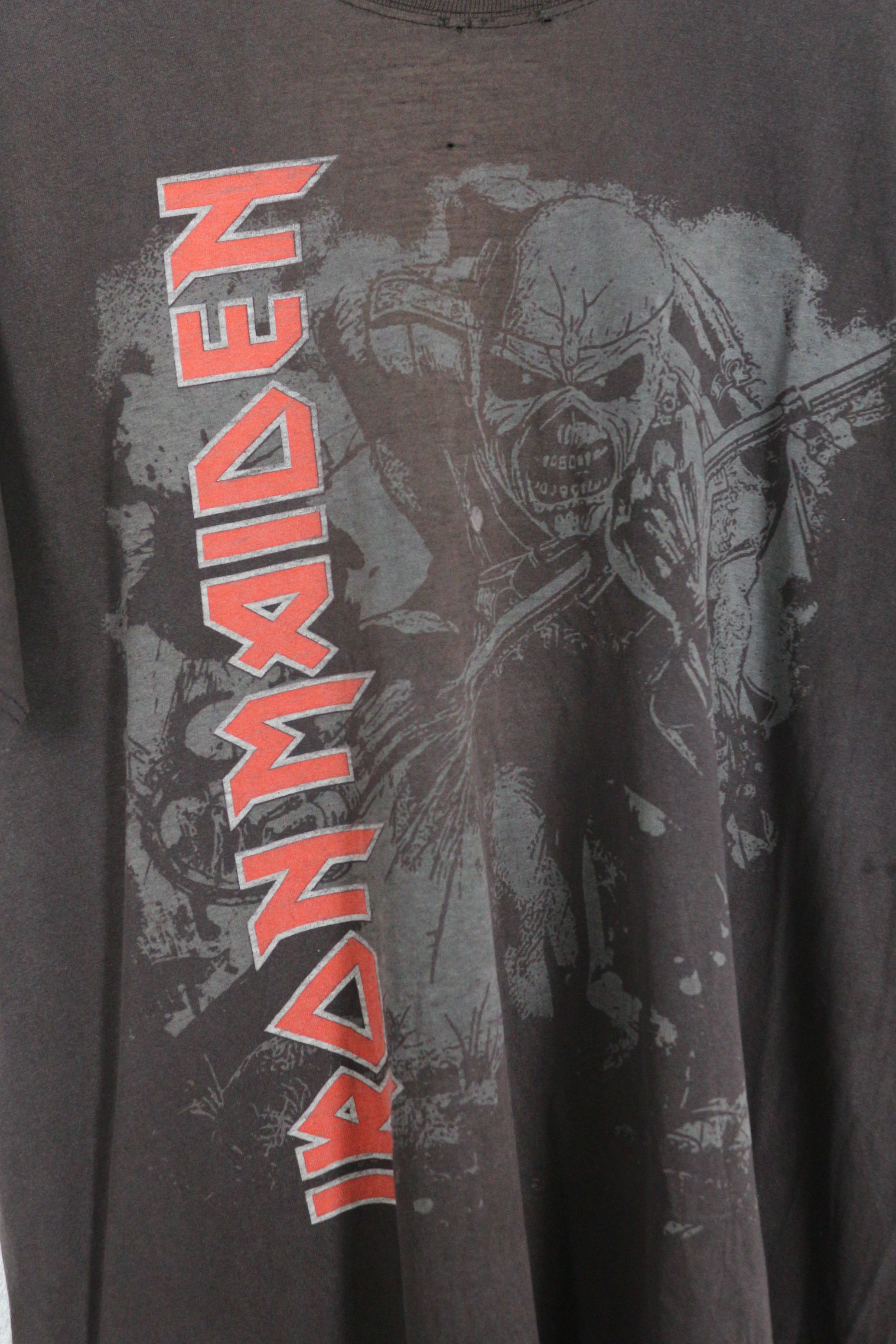 Band Tees Vintage Iron Maiden Distressed Fade Graphic Tee T-shirt 90s Size US L / EU 52-54 / 3 - 2 Thumbnail