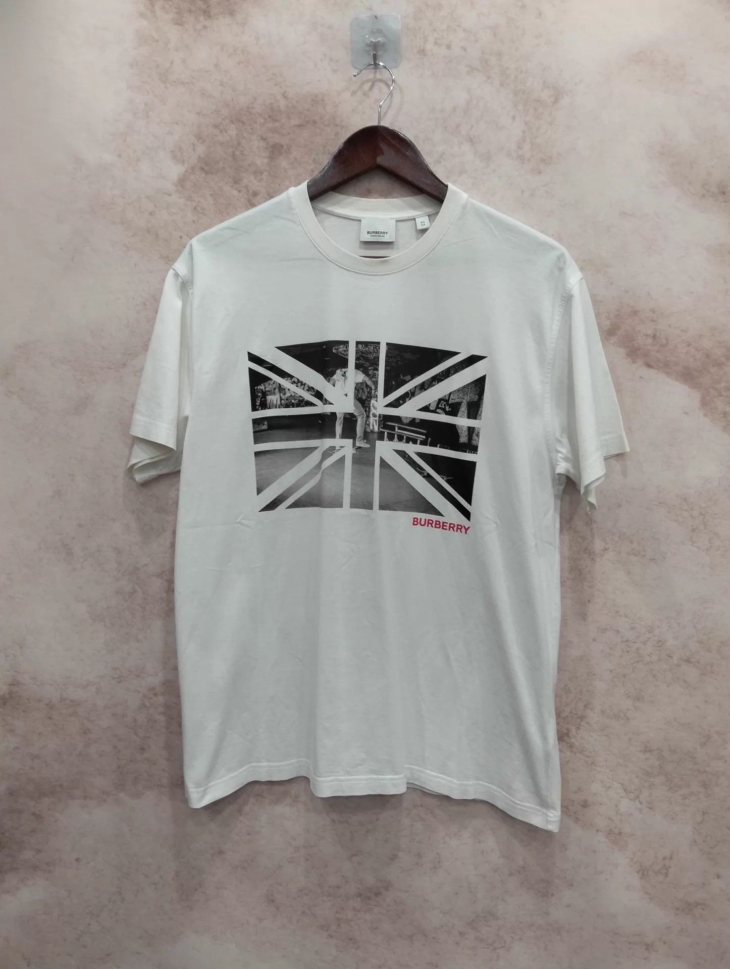 Burberry Burberry Union Jack Print Short Sleeve T-Shirt XS Size XS / US 0-2 / IT 36-38 - 1 Thumbnail