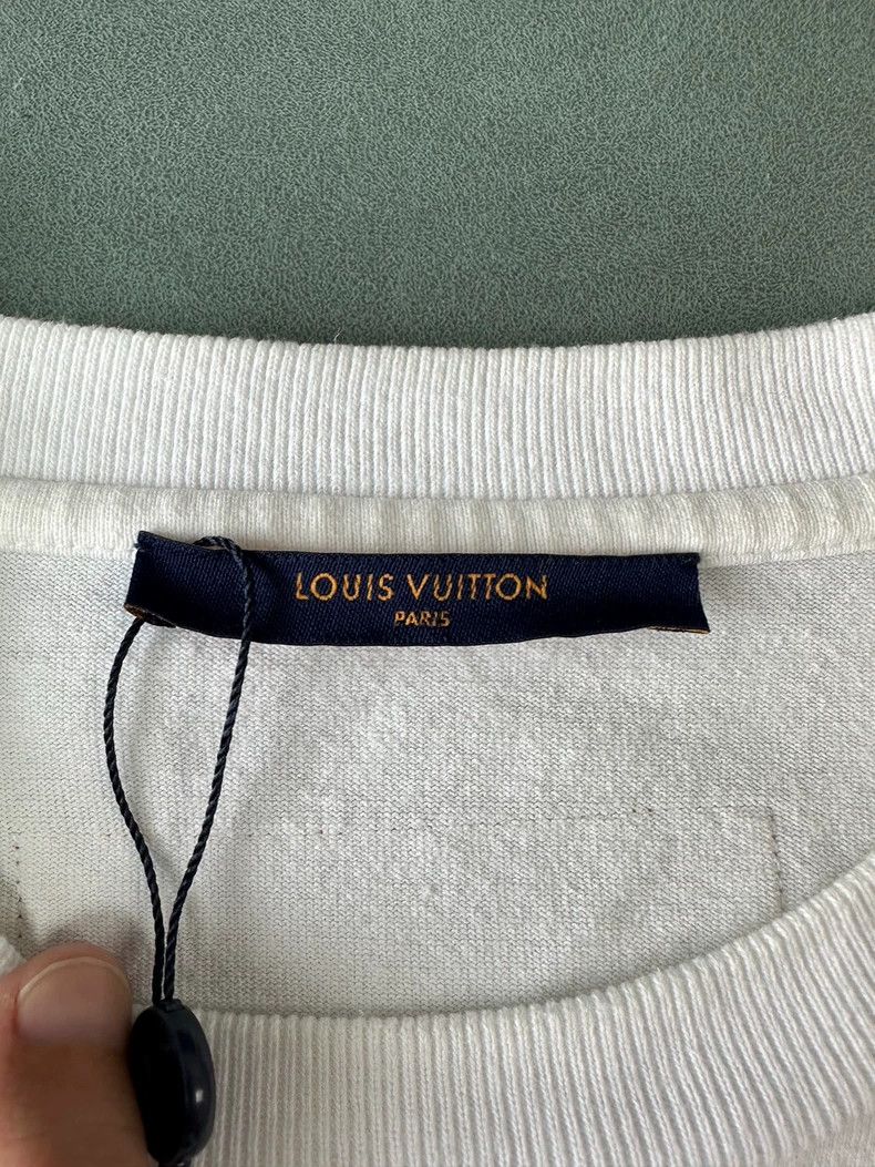 Louis Vuitton Louis Vuitton Back slogan instructions plain white short sl Size US L / EU 52-54 / 3 - 4 Thumbnail