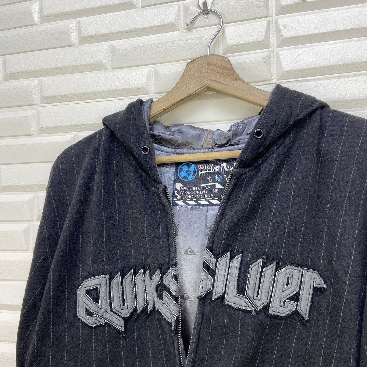 Quiksilver Quiksilver Striped Spell Out Hooded Jacket Size US M / EU 48-50 / 2 - 21 Thumbnail