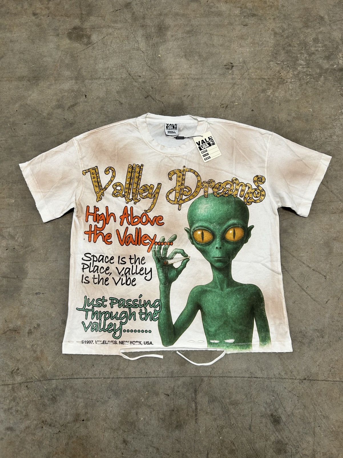 Vale Vale Forever Valley Dreams Cream Area 14 Space Tee Medium