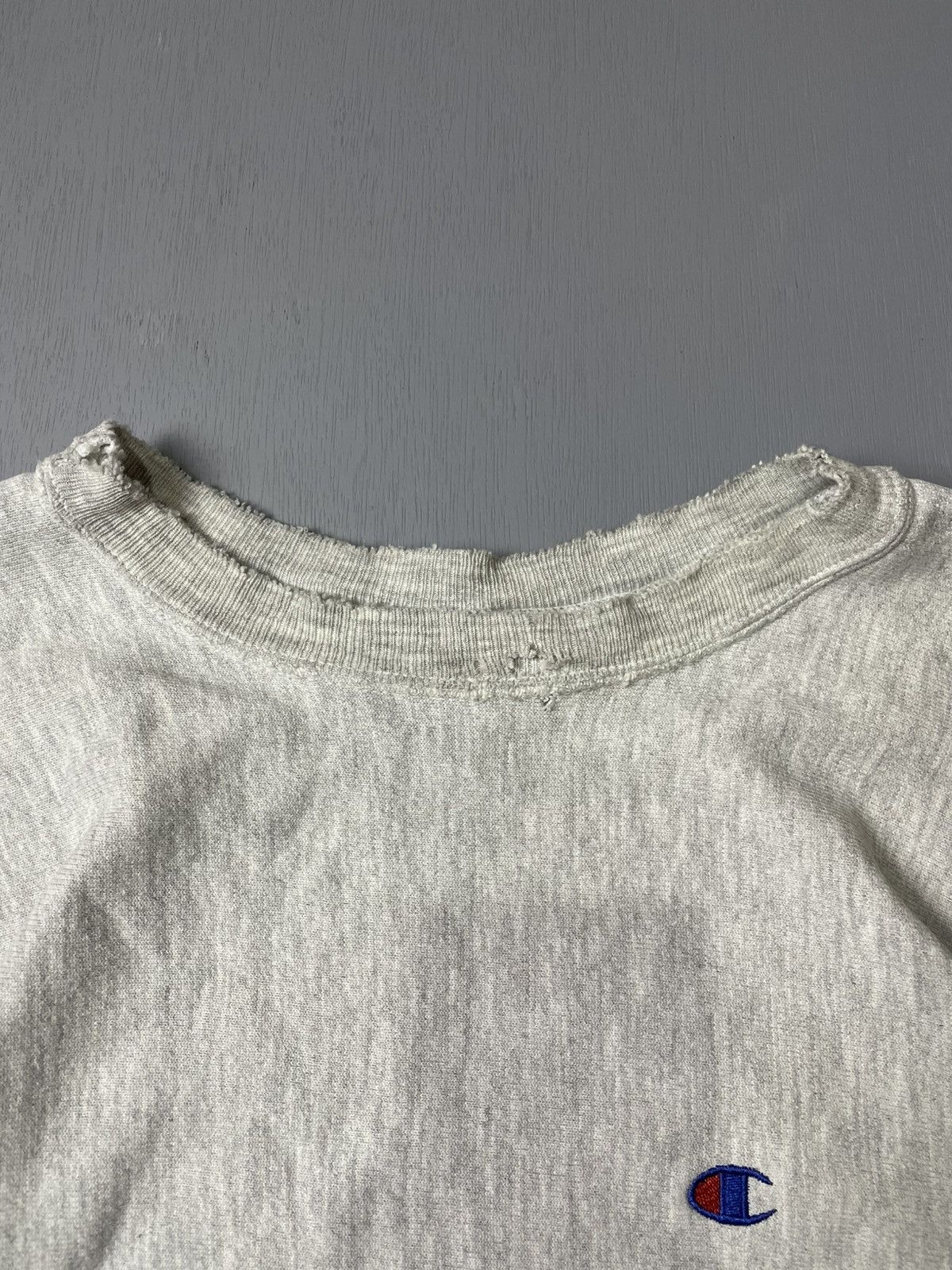 Champion Vintage 80’s distressed Champion reverse weave sweatshirt Size US L / EU 52-54 / 3 - 3 Thumbnail