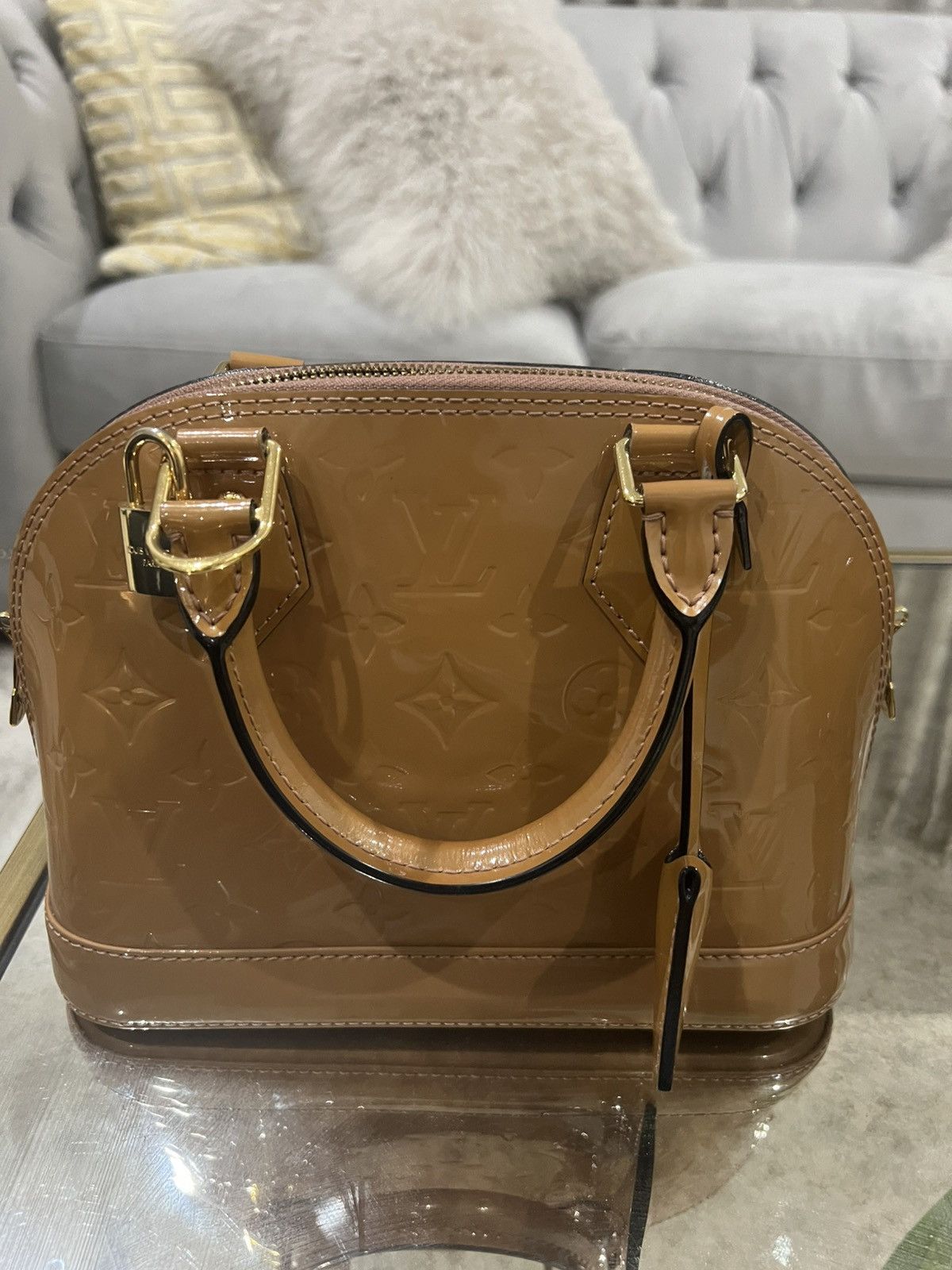 Louis Vuitton Authentic Louis Vuitton Vernis Alma BB in Caramel Brown Size ONE SIZE - 1 Thumbnail