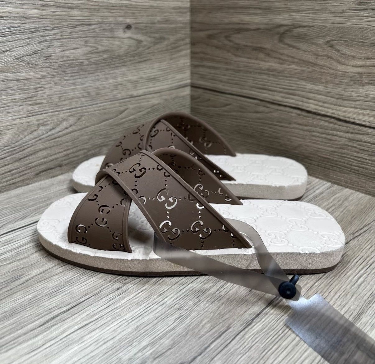Gucci Gucci Double G Hollow Out Slippers J41 Size US 5 / IT 35 - 1 Thumbnail