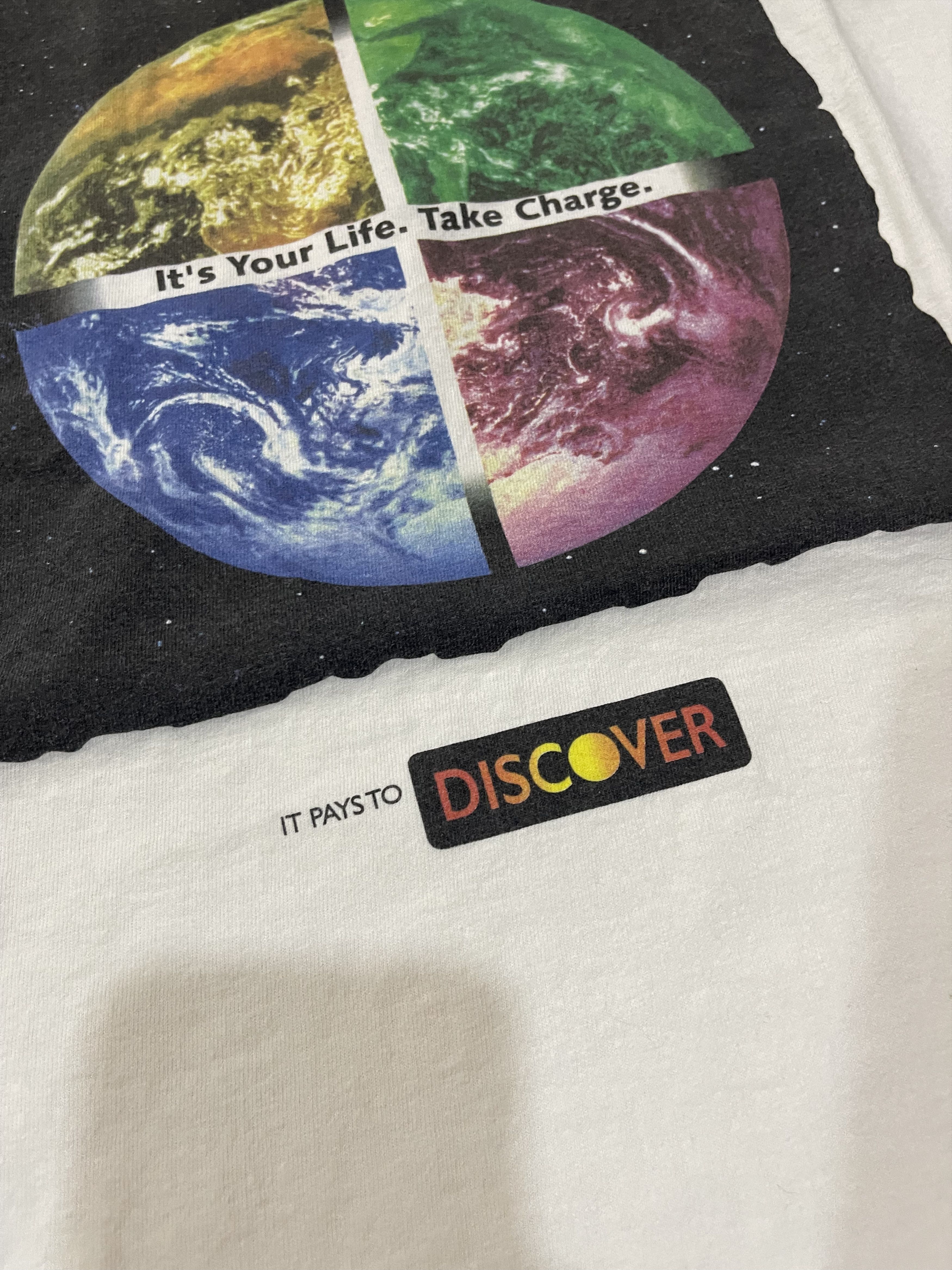 Vintage intage 90s Discover Card "Take Charge" Earth Graphic T-Shirt Size US XL / EU 56 / 4 - 3 Thumbnail