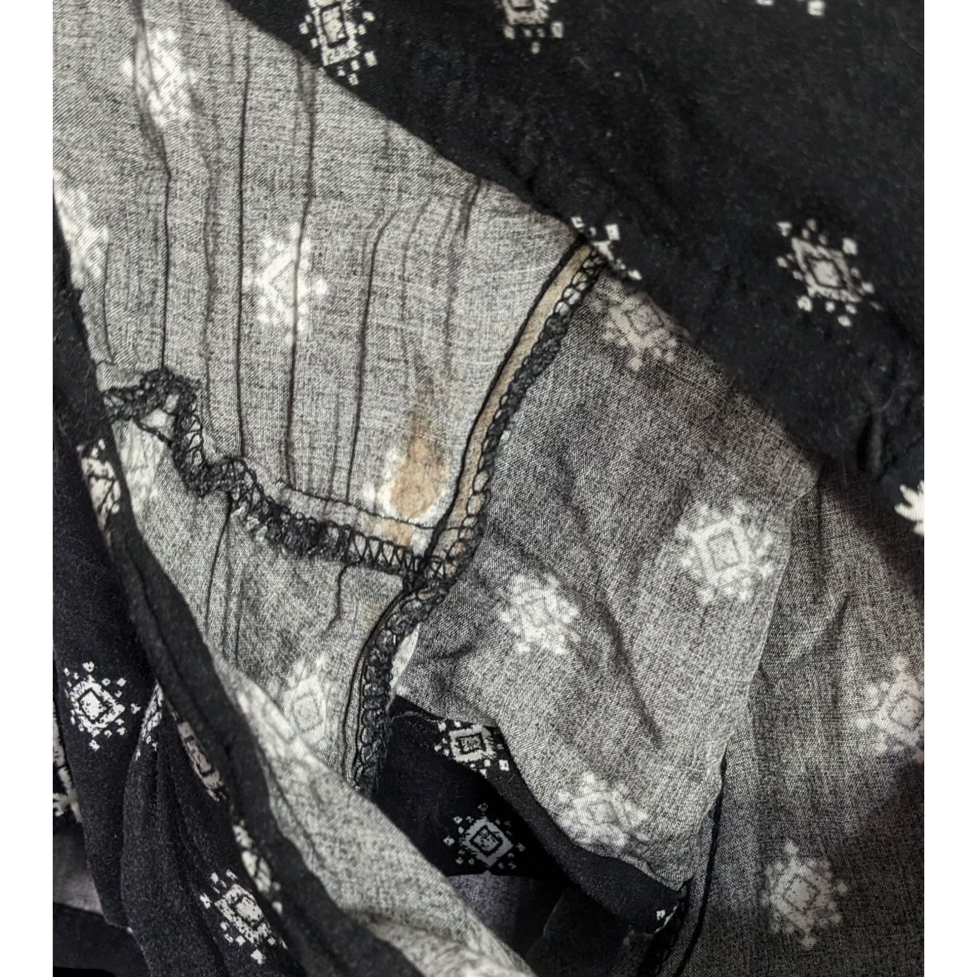 Old Navy Old Navy Womens Boho Black & White Printed Shorts Size 34" / US 12 / IT 48 - 5 Thumbnail
