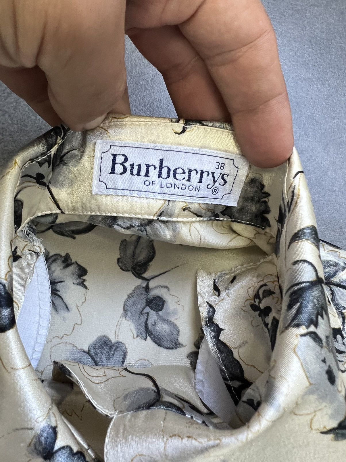 Burberry Vintage Burberry’s Flowers Print Button Shirt Size M / US 6-8 / IT 42-44 - 5 Thumbnail