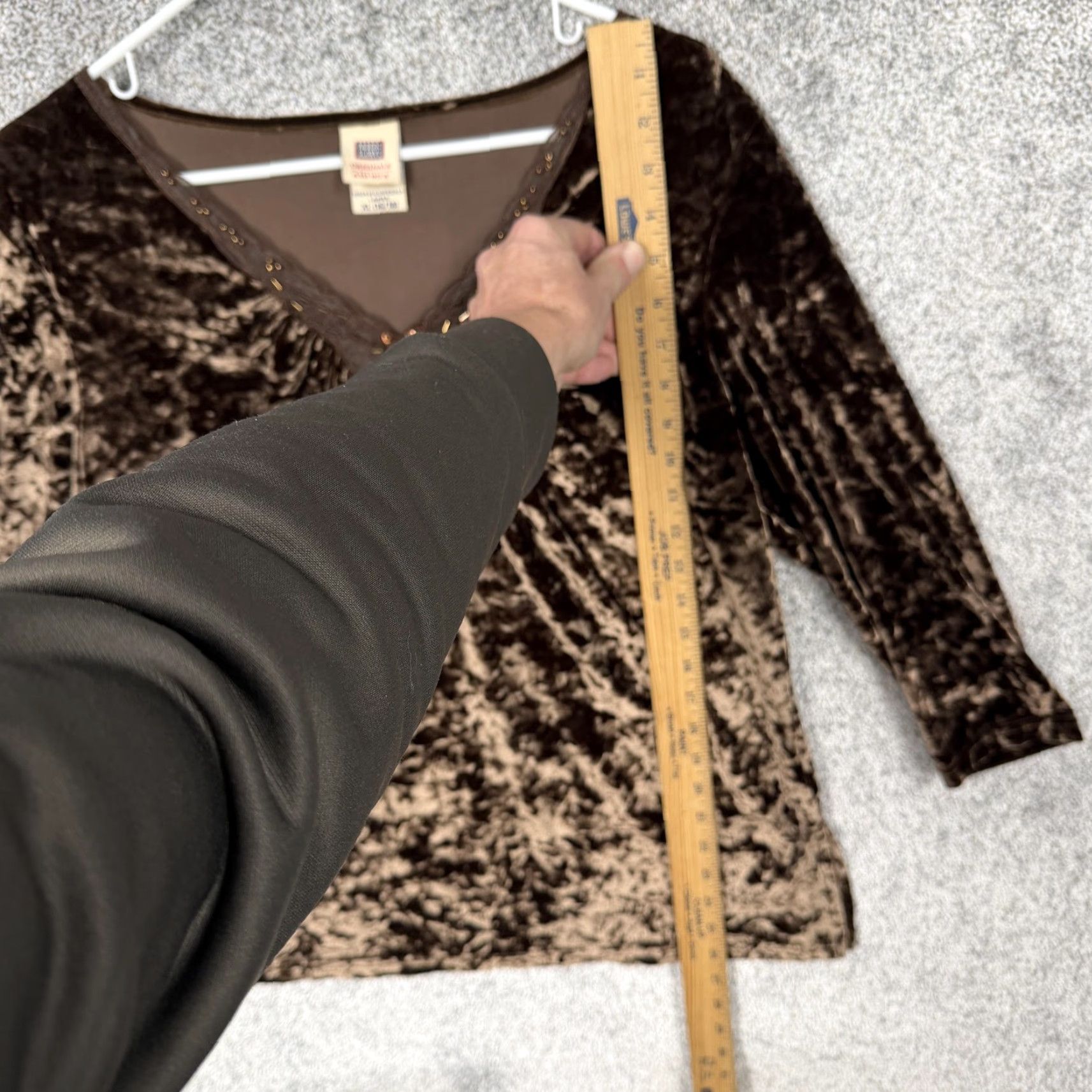 Faded Glory VINTAGE Brown Velvet Beaded Top XL Womens Blouse 3/4 Sleeve V-Neck Beaded 90s Gothic Grunge Whimsigoth Romantic Indie Sleaze Size XL / US 12-14 / IT 48-50 - 2 Thumbnail