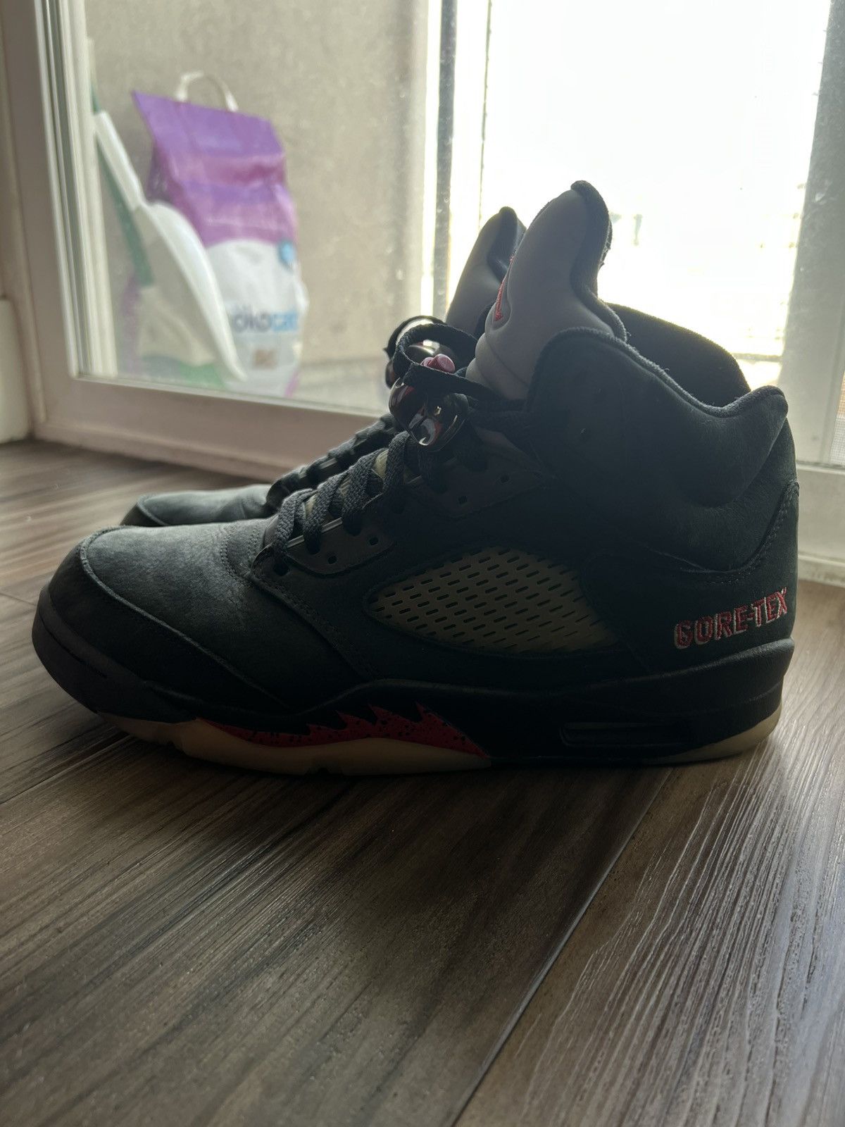 Jordan Brand Jordan 5 Retro Gore-Tex Off Noir Size US 9.5 / EU 42-43 - 4 Thumbnail