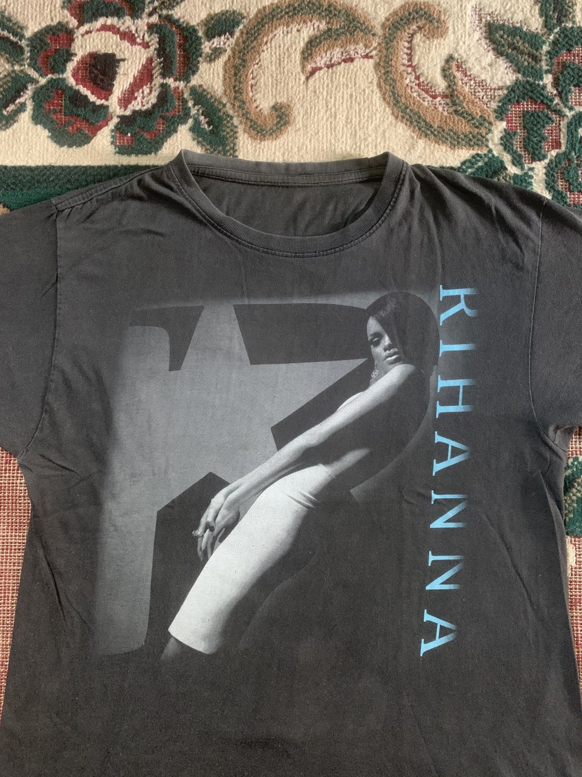Vintage Vintage Rihanna Size US M / EU 48-50 / 2 - 7 Thumbnail