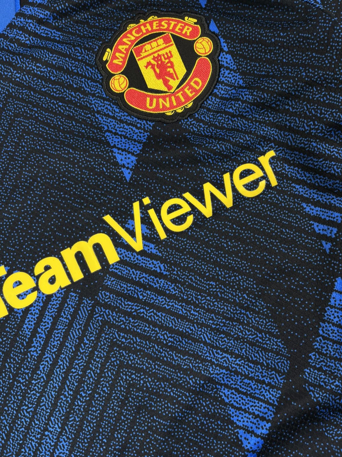 Adidas 21/22 Man United 3rd Kit: Retro 90s Style AEROREADY Tech Size US L / EU 52-54 / 3 - 6 Thumbnail