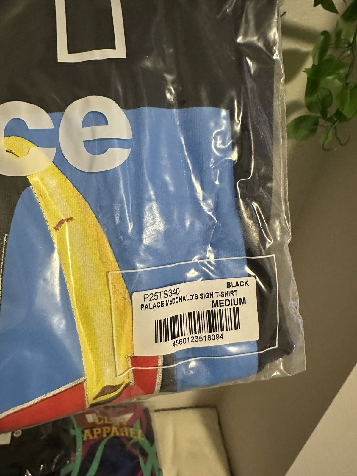 Palace Palace x McDonald’s sign tee. Size US S / EU 44-46 / 1 - 3 Thumbnail