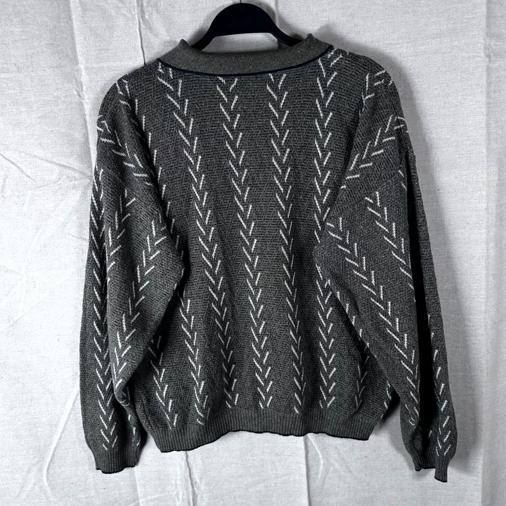 Vintage Conte di Milano Gray White Pattern Textured Knit Polo Sweater M Italy Mens Size US M / EU 48-50 / 2 - 3 Thumbnail