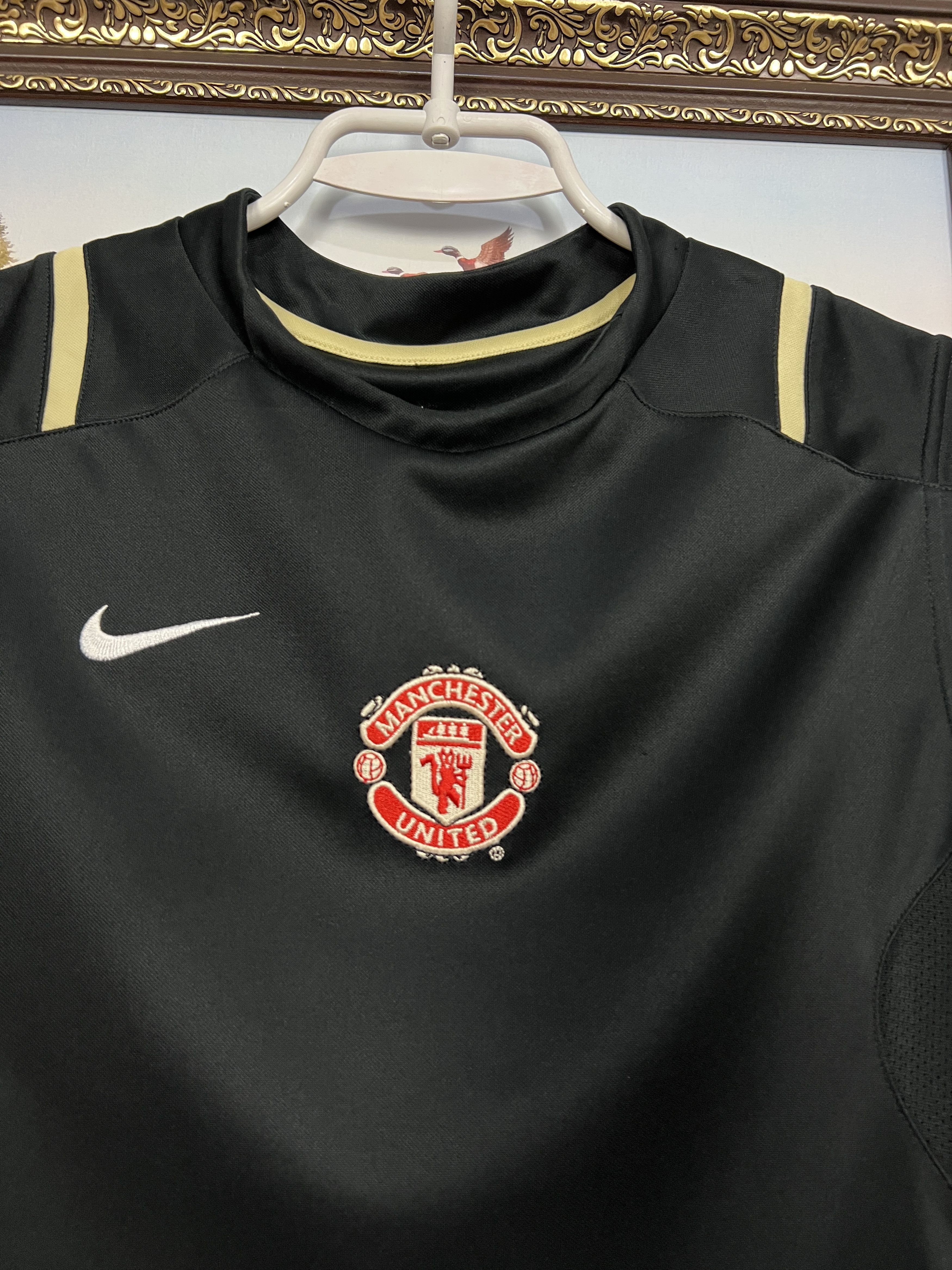 Nike Manchester United Football Train Vest Shirt Soccer Jersey Size US S / EU 44-46 / 1 - 3 Thumbnail