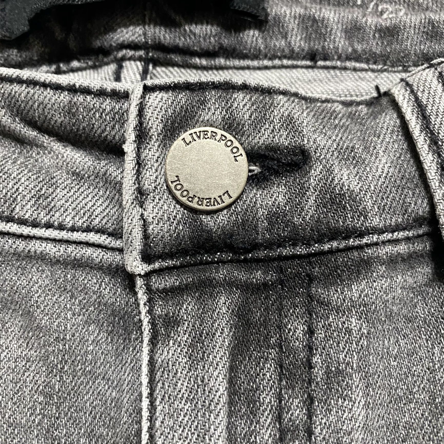 Denime Liverpool Jeans Womens 4 Gray Distressed Stretch Mid Rise Ankle Denim Shirt? Size 27" / US 4 / IT 40 - 3 Thumbnail