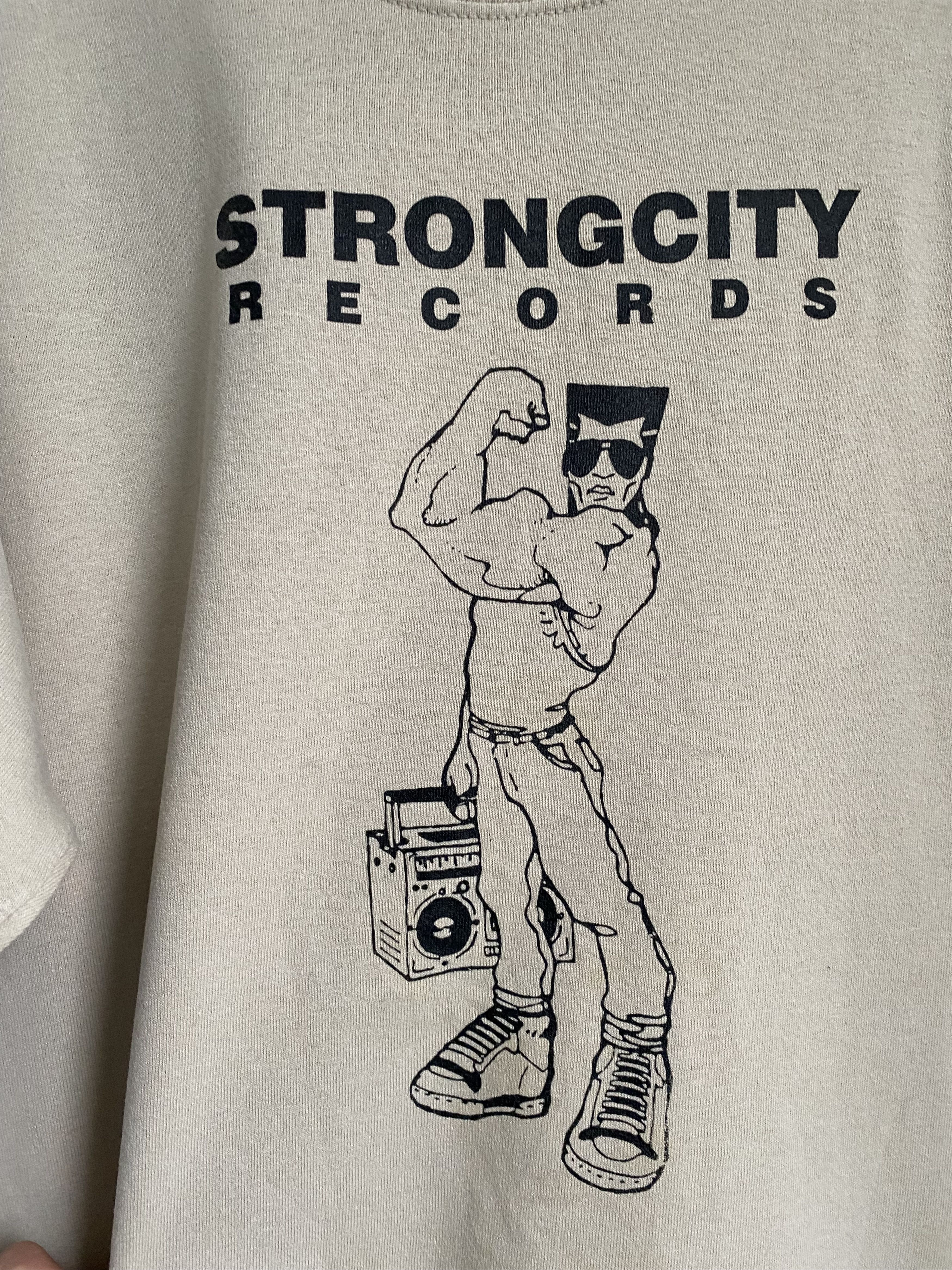 Band Tees × Vintage Vintage 90s Strongcity records Hip-hop t-shirt Size US L / EU 52-54 / 3 - 2 Thumbnail