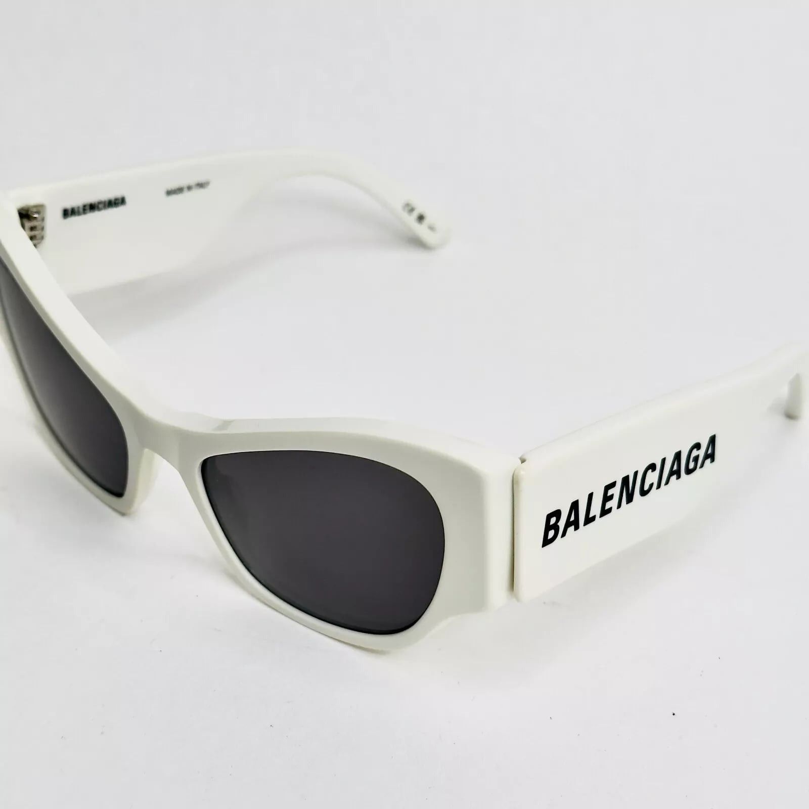 Balenciaga BALENCIAGA MAX CAT 0259 White 007 Fashion Logo Bold BB0259 Size ONE SIZE - 3 Thumbnail