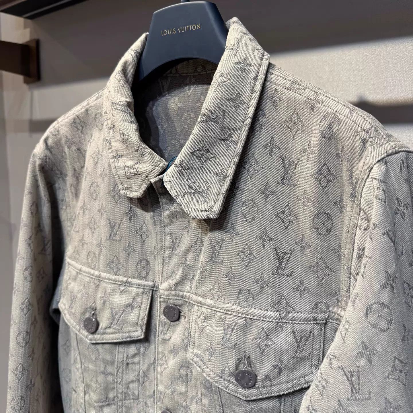 Louis Vuitton Louis Vuitton gray monogram denim jacket 48 Size US M / EU 48-50 / 2 - 4 Thumbnail