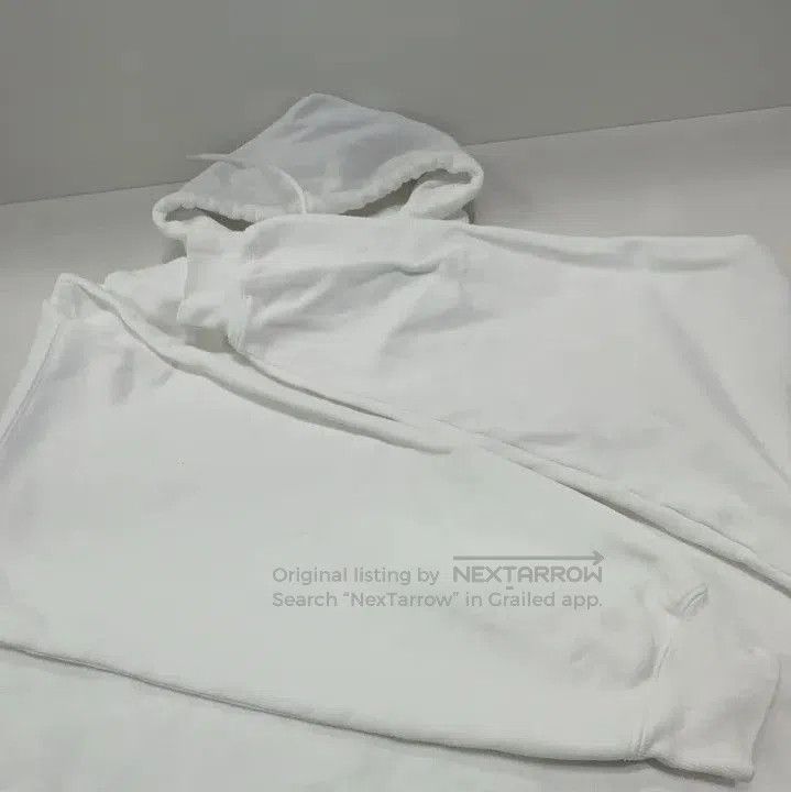Balenciaga Balenciaga Minimalist Print Hoodie for Casual Wear. Size US S / EU 44-46 / 1 - 4 Thumbnail