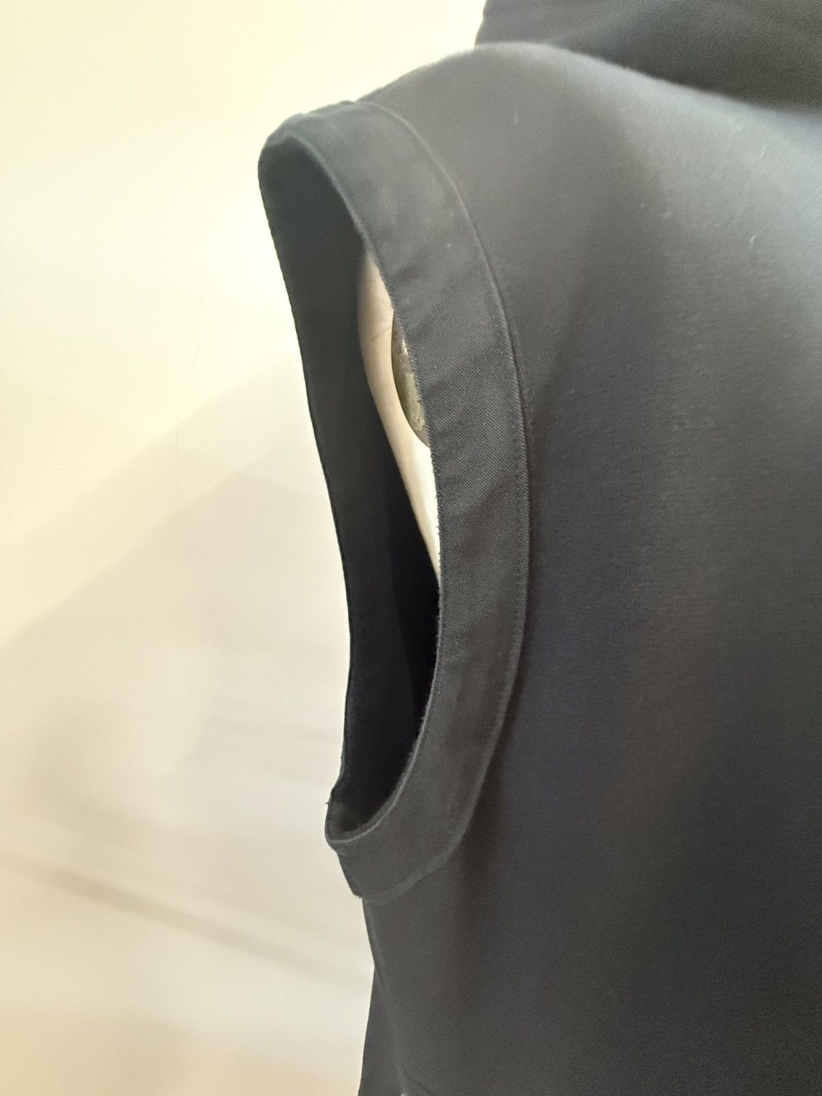 Givenchy GIVENCHY PARIS — Sleeveless Side-Zip Hoodie Vest Black | XL Size US XL / EU 56 / 4 - 5 Thumbnail