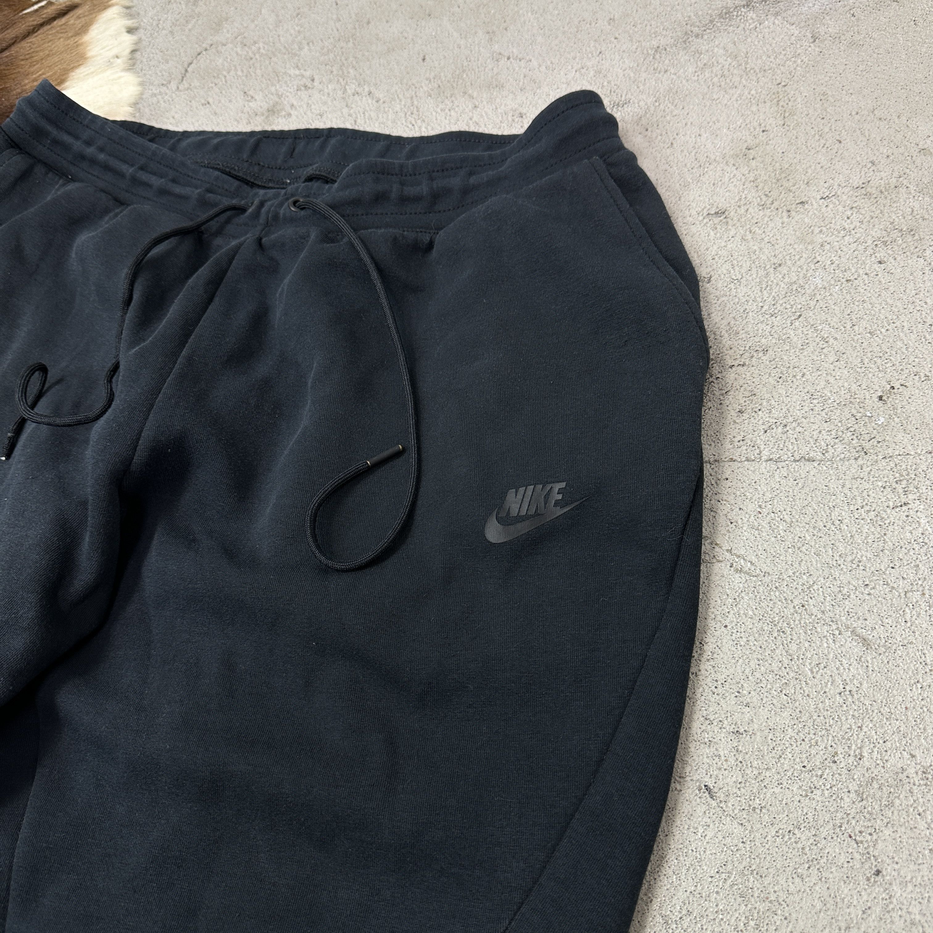 Nike Vintage Streetwear Sporty Nike Techfleece Sweatpants Y2K Size US 37 - 2 Thumbnail
