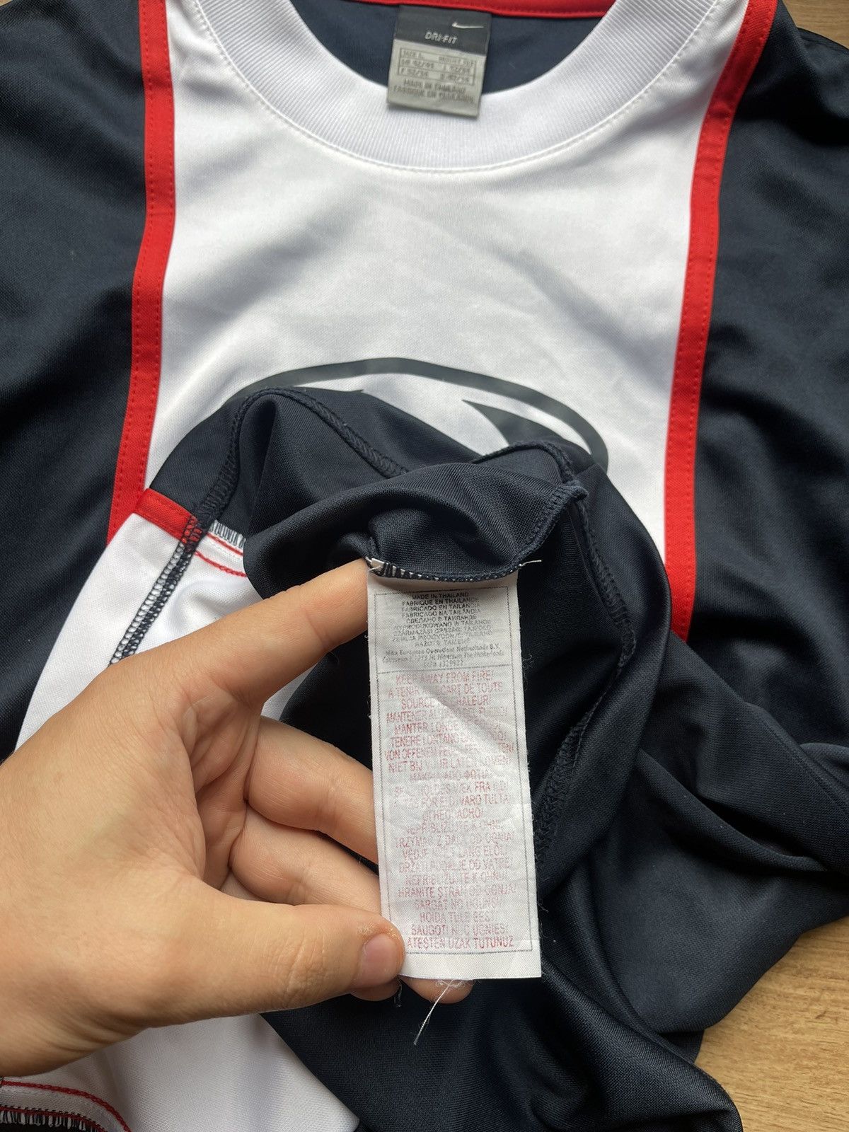 Nike × Vintage Y2K Nike PSG colours vintage sleeveless jersey Size US L / EU 52-54 / 3 - 11 Thumbnail