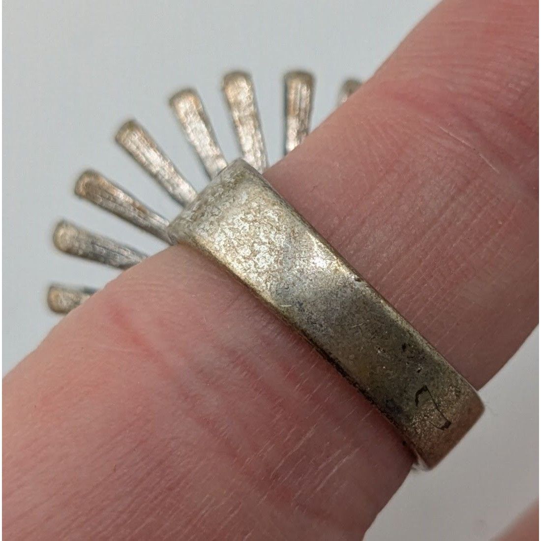 Other Vintage Adjustable Silver Tone Sunburst Ring With Rhinestone Size ONE SIZE - 8 Thumbnail