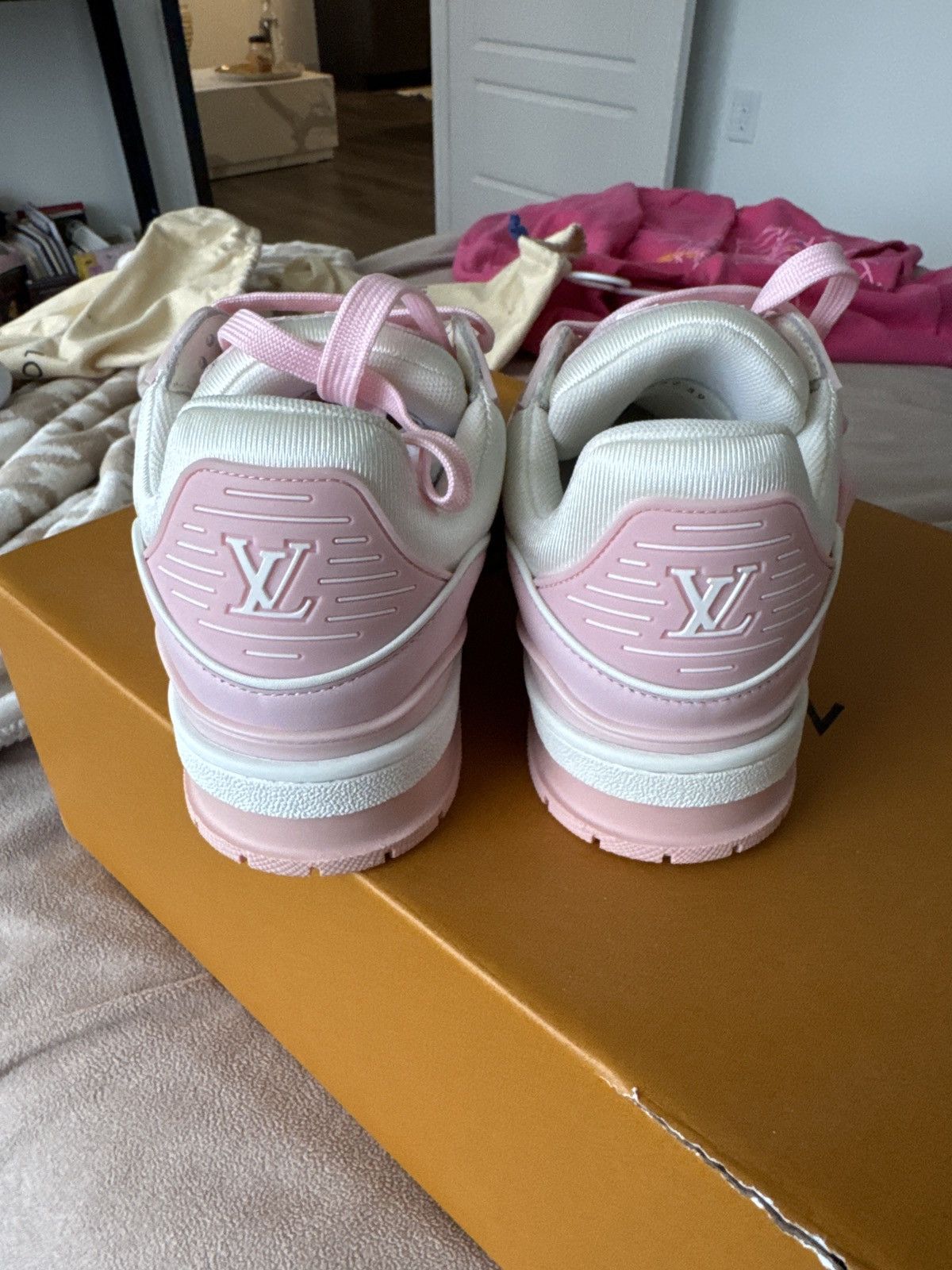 Louis Vuitton Louis Vuitton Women’s Trainers Pink Size US 8 / EU 41 - 4 Thumbnail