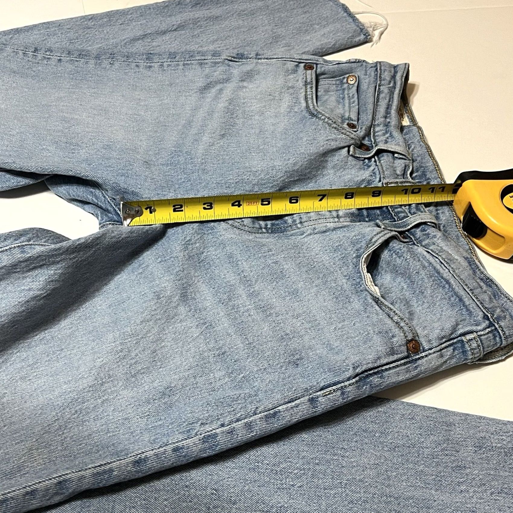 Levi's Levi's 501 Skinny Jeans Womens Blue Light Wash Denim 27 Skinny 5-Pocket Distressed Stretch Cropped 27.5in Inseam Regular Size 27 Size 27" / US 4 / IT 40 - 4 Thumbnail