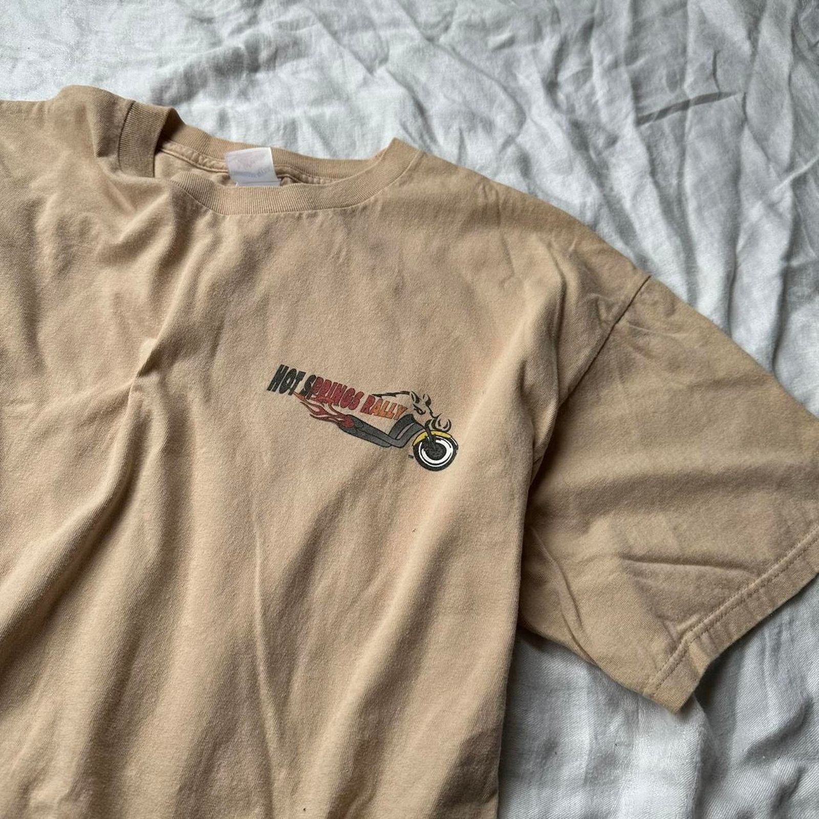 Vintage Vintage Beige Hot Springs Rally Arkansas Biker Graphic Tee Size US XL / EU 56 / 4 - 6 Thumbnail