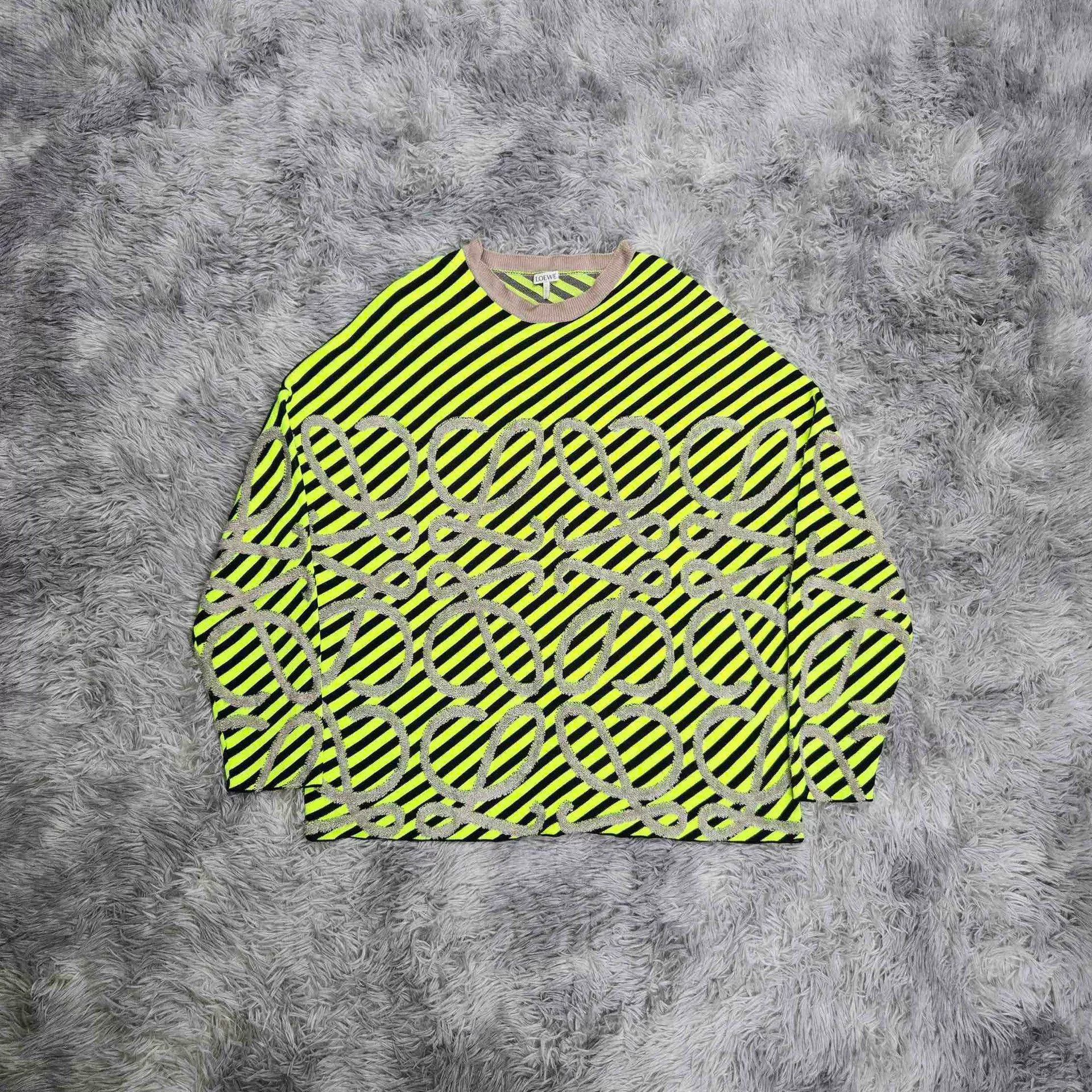 Loewe Loewe Sweatshirt Pullover Casual Size US S / EU 44-46 / 1 - 1 Thumbnail