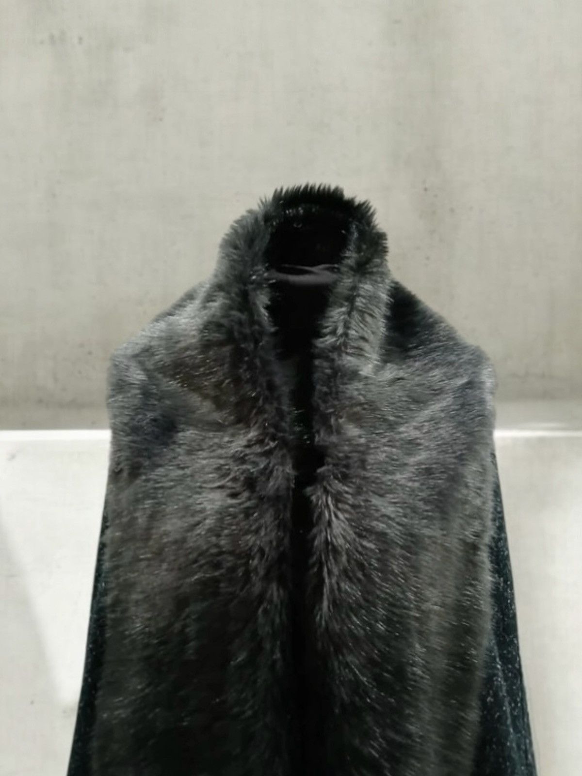 Emporio Armani Emporio Armani Cape with a Faux Fur Collar Size ONE SIZE - 3 Thumbnail