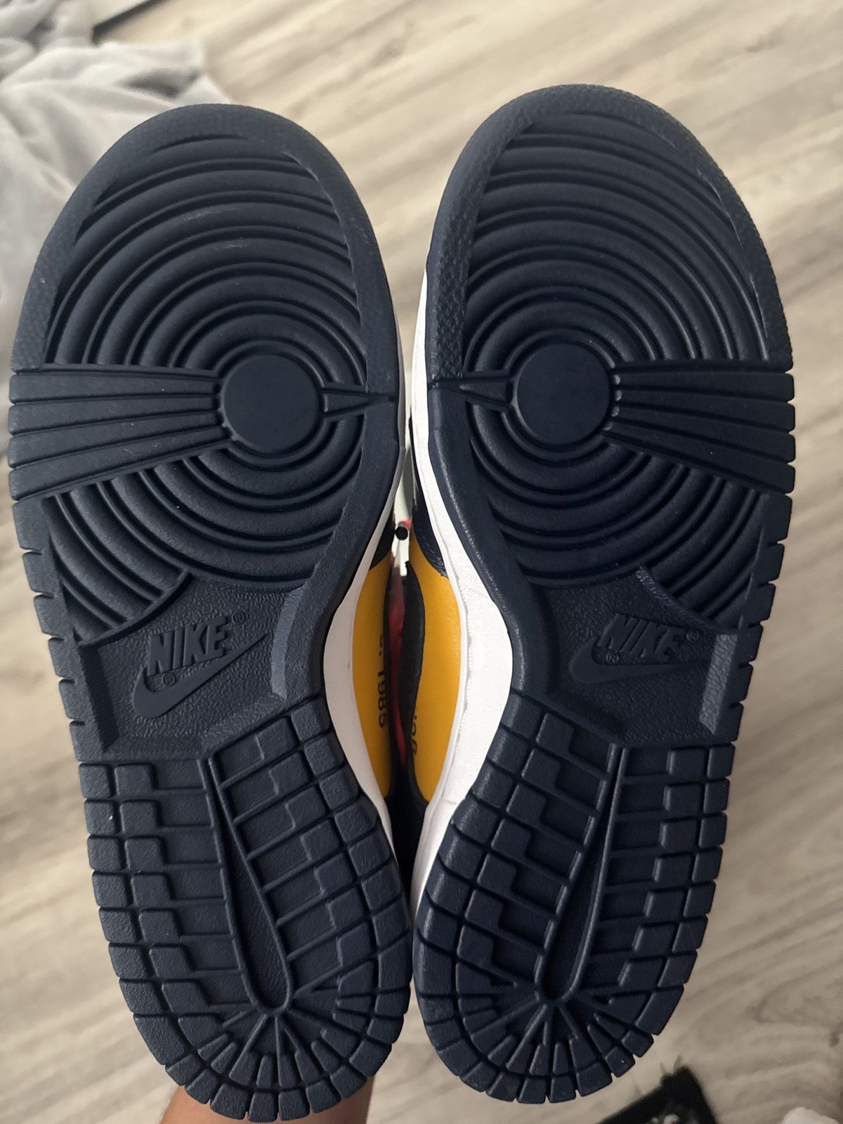 Nike × Off-White Nike X Offwhite Dunk Low University Gold Size US 8.5 / EU 41-42 - 6 Thumbnail