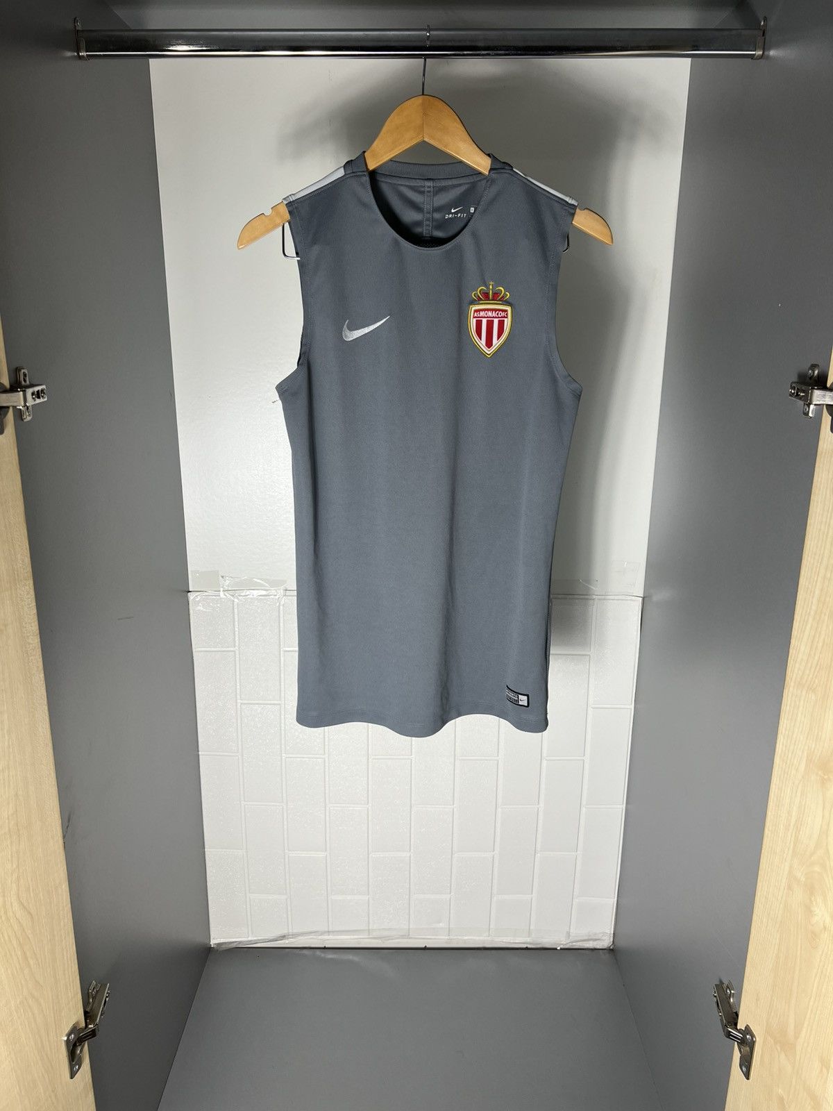 Nike VINTAGE NIKE FC AS MONACO FRANCE RETRO SOCCER JERSEY Y2K 90s Size US S / EU 44-46 / 1 - 1 Thumbnail