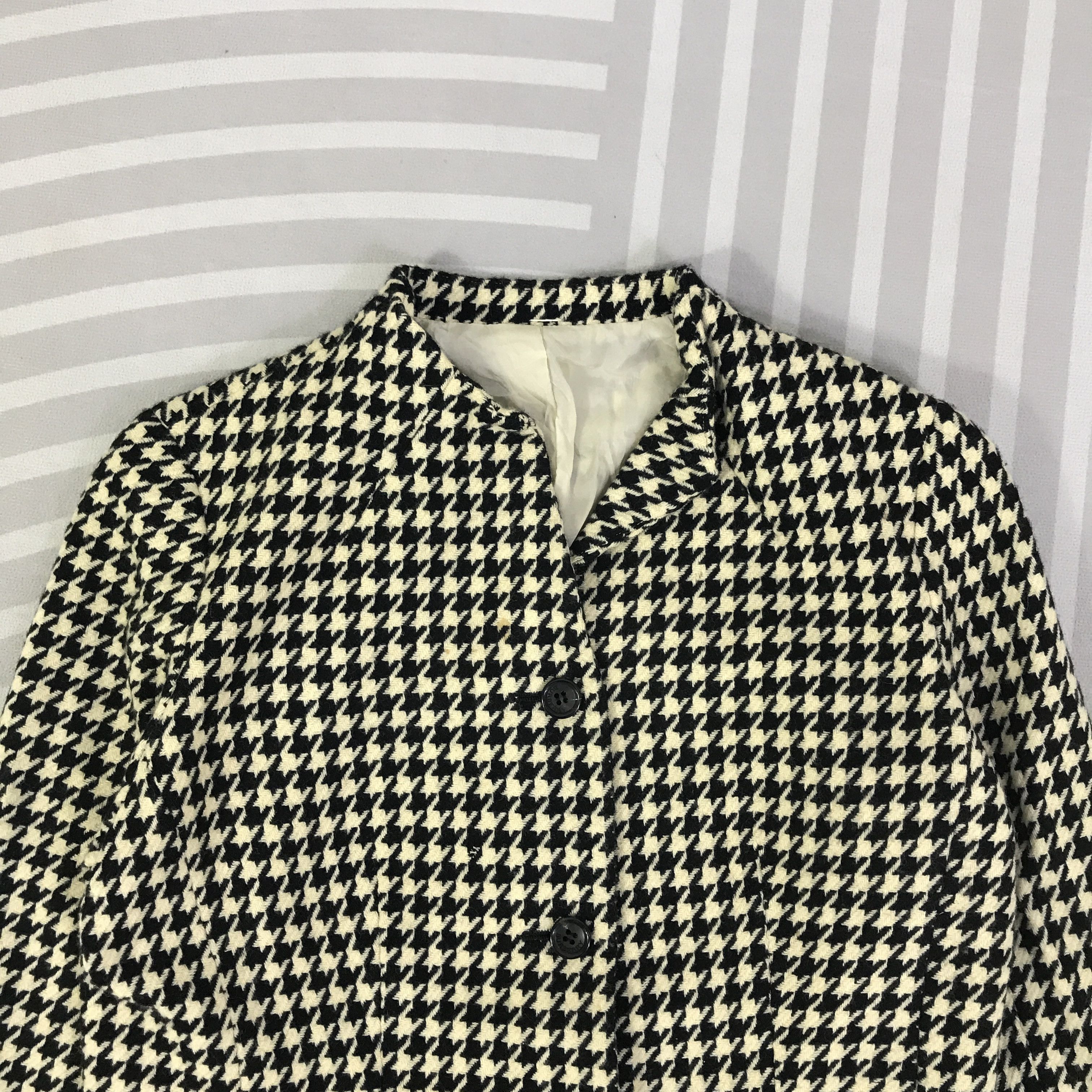 Burberry Vintage Burberry London Wool button Jacket K96B5 Size US M / EU 48-50 / 2 - 2 Thumbnail