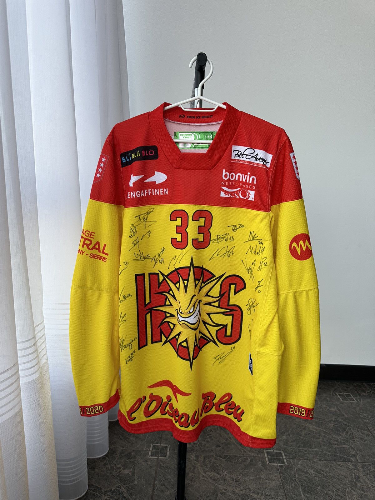 HC Sierre Swiss Hockey Club2019/20 Jersey with Players Signs
